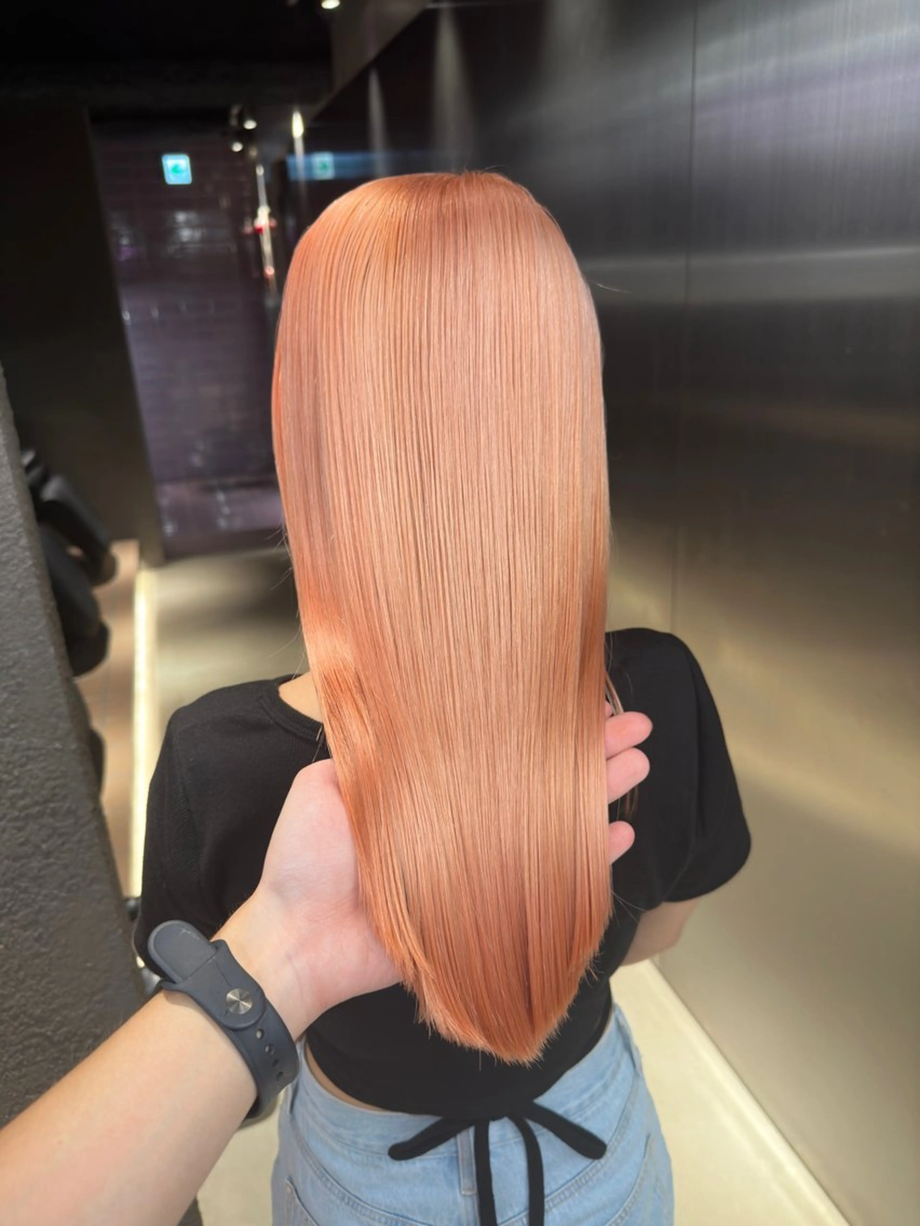 セミロング カラー オレンジ オレンジピンク ピンクカラー ヘアカラー トリートメント 鈴木/ミルクティー/ ブリーチ/ボブ/のヘアスタイル