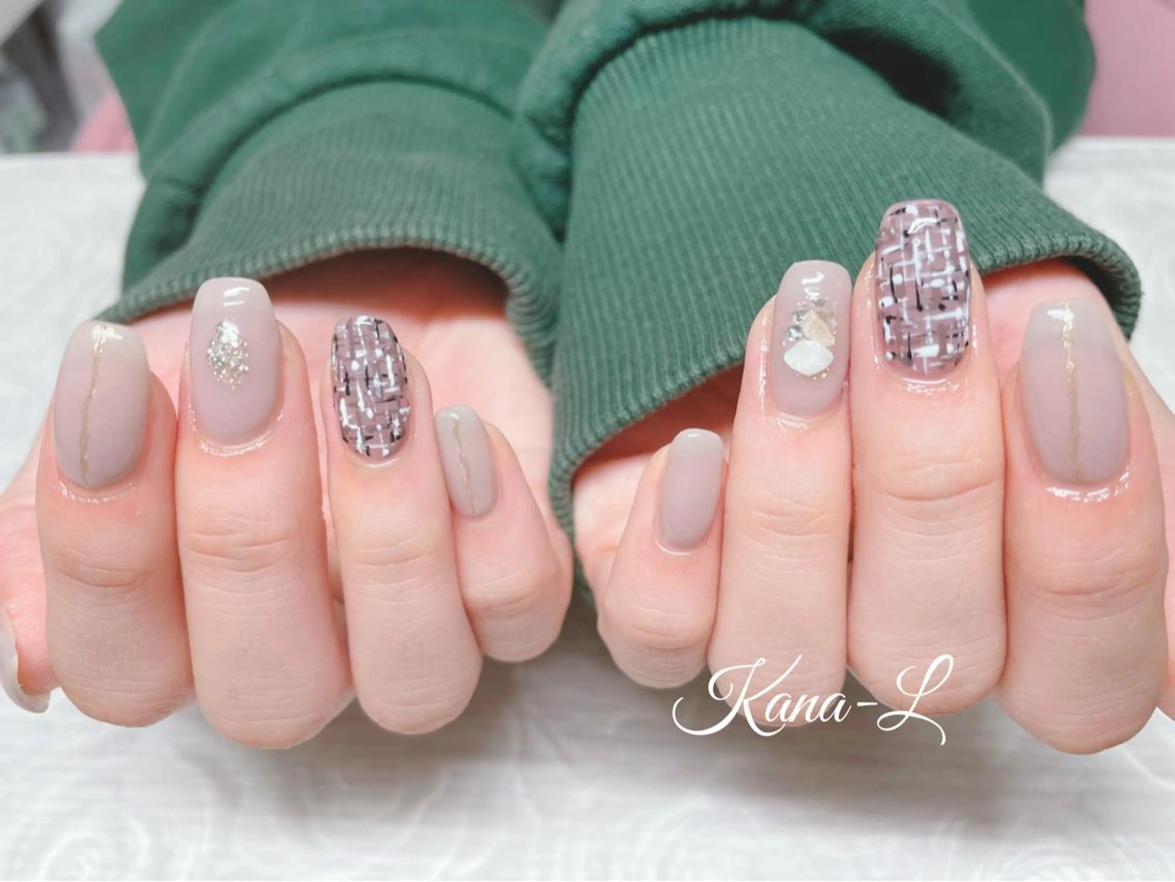 カラー ネイル ジェルネイル パラジェル ツイードネイル 芦辺 香奈のネイルデザイン