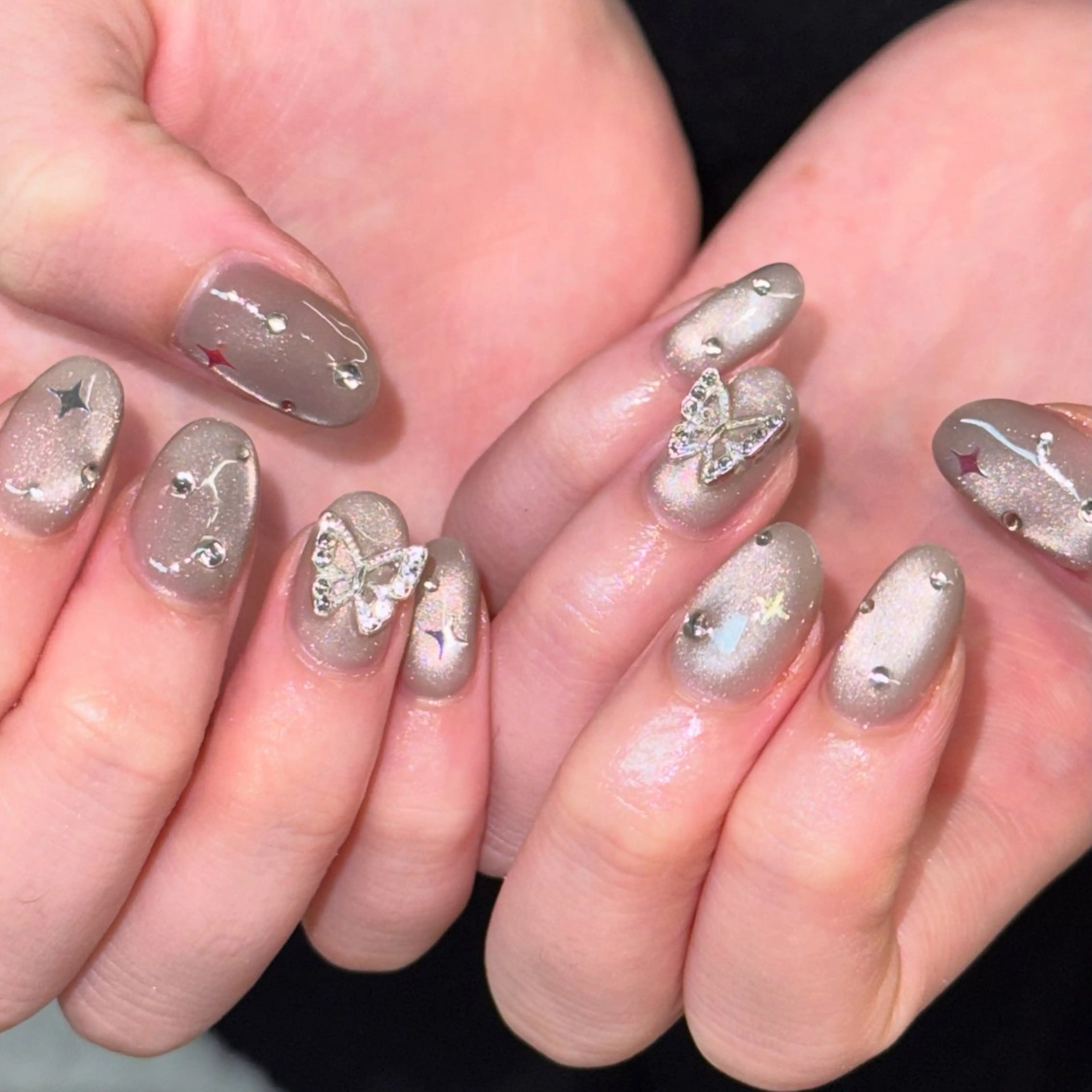 ネイル アートネイル ジェルネイル 氷ネイル・うるうるネイル キラキラネイル ニュアンスネイル Pins16所属・Hi-Ko 🍒のネイルデザイン