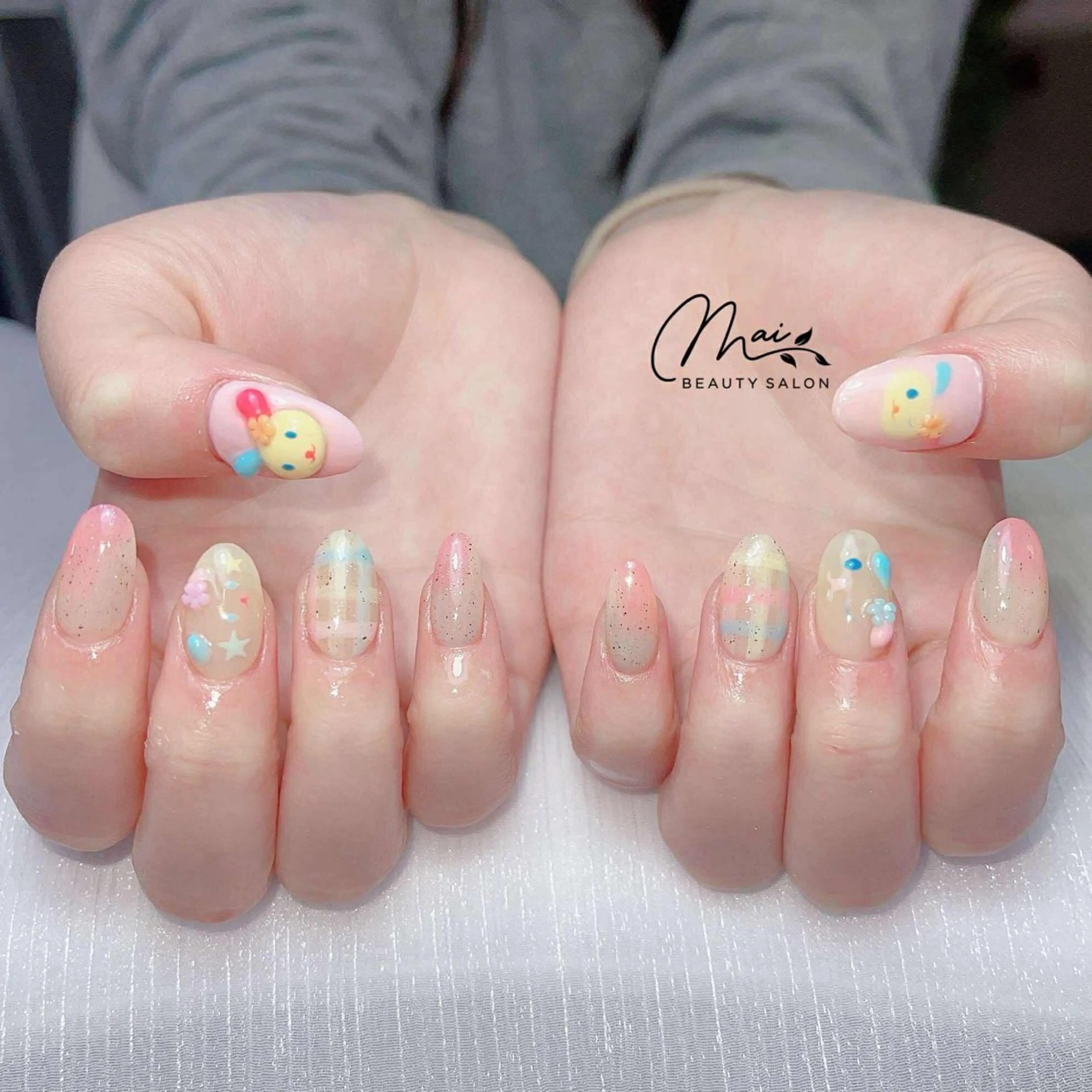 ネイル オーロラネイル 長さ出し フラッシュネイル フットネイル フレンチネイル ハンドネイル MaiBeauty HaNaのネイルデザイン