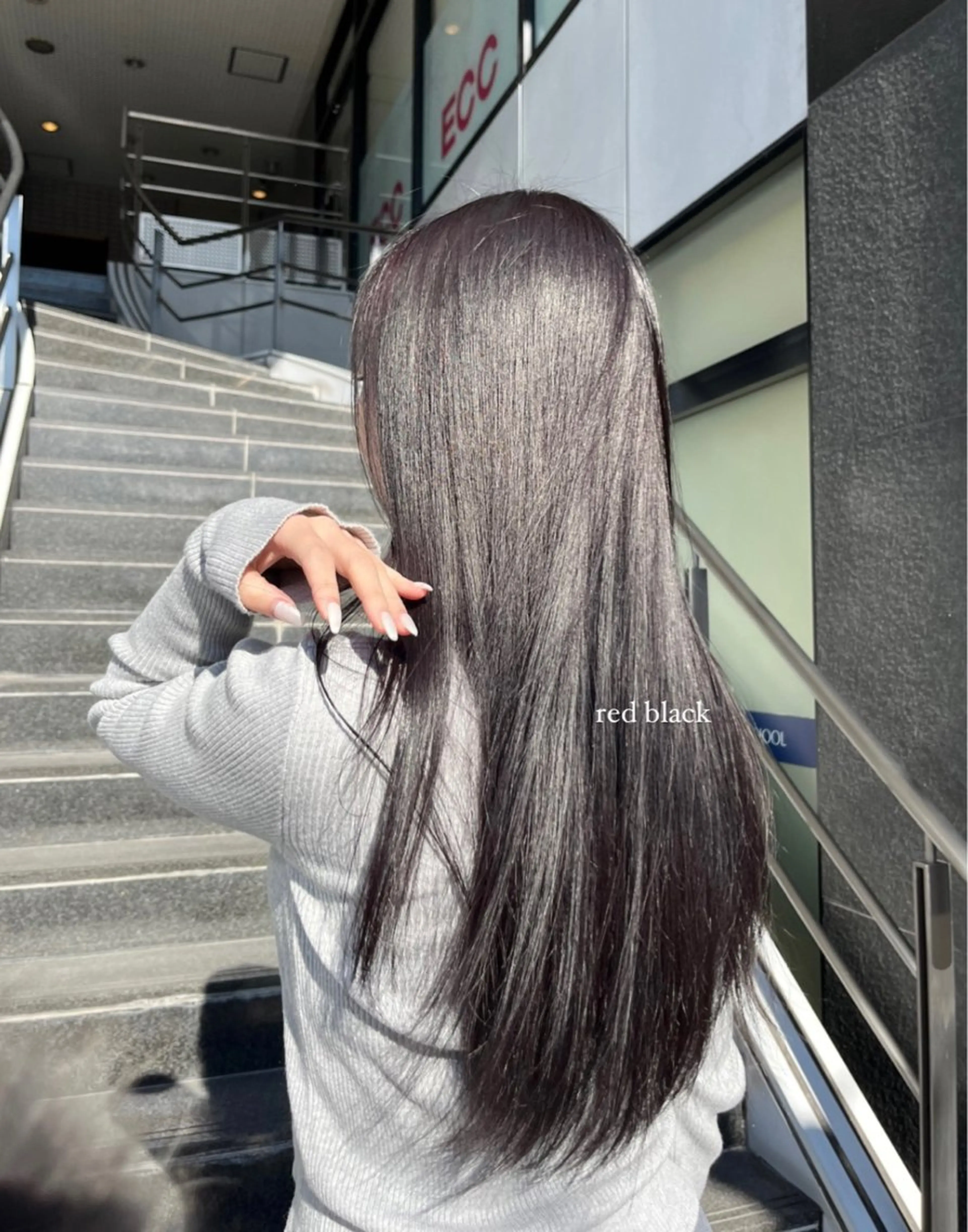 ロング カラー 大野 桃果のヘアスタイル