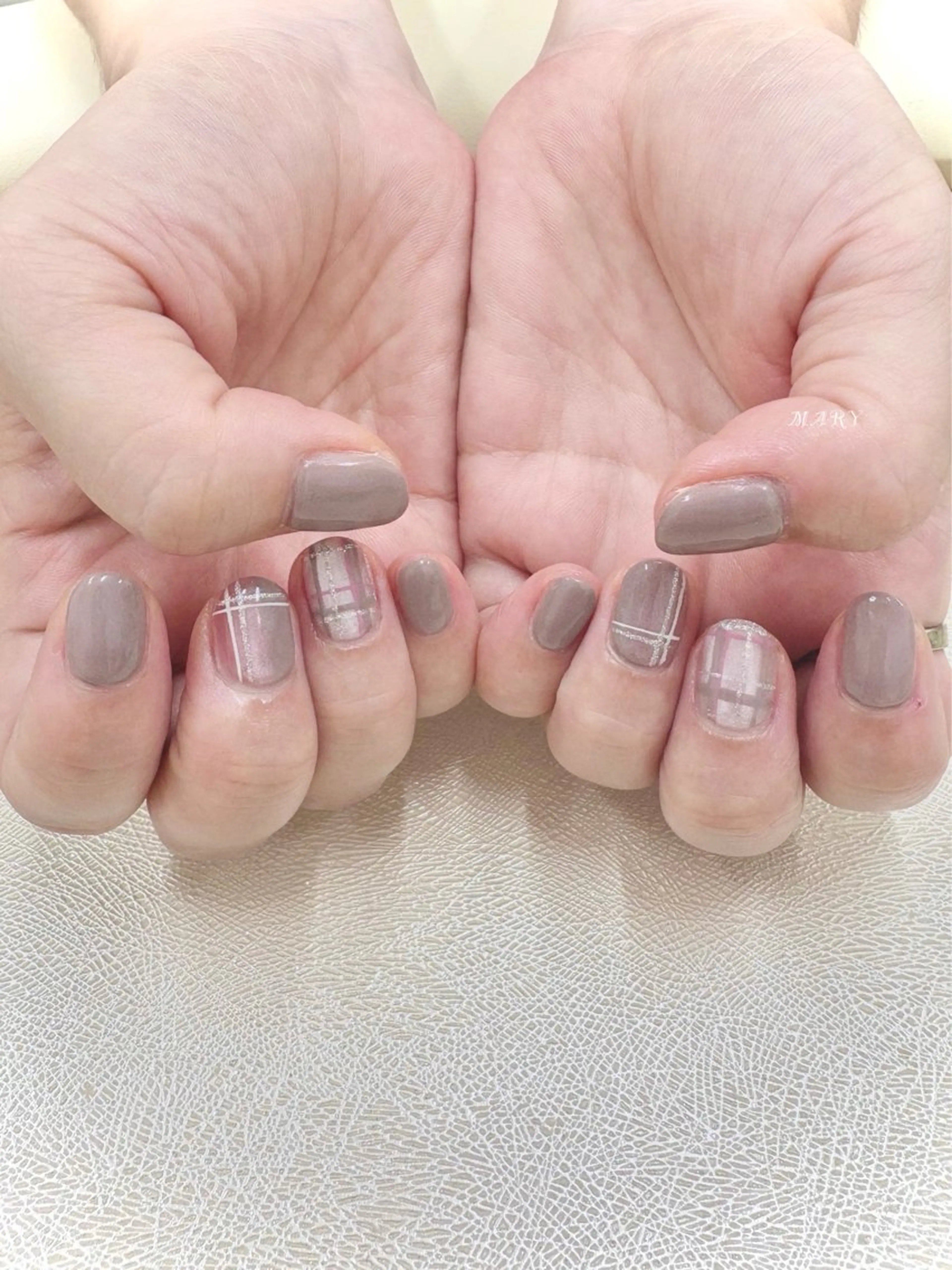 ネイル マグネットネイル ニュアンスネイル ワンカラーネイル 冬ネイル ハンドネイル Mary nail所属・Mary nail .narumiのネイルデザイン