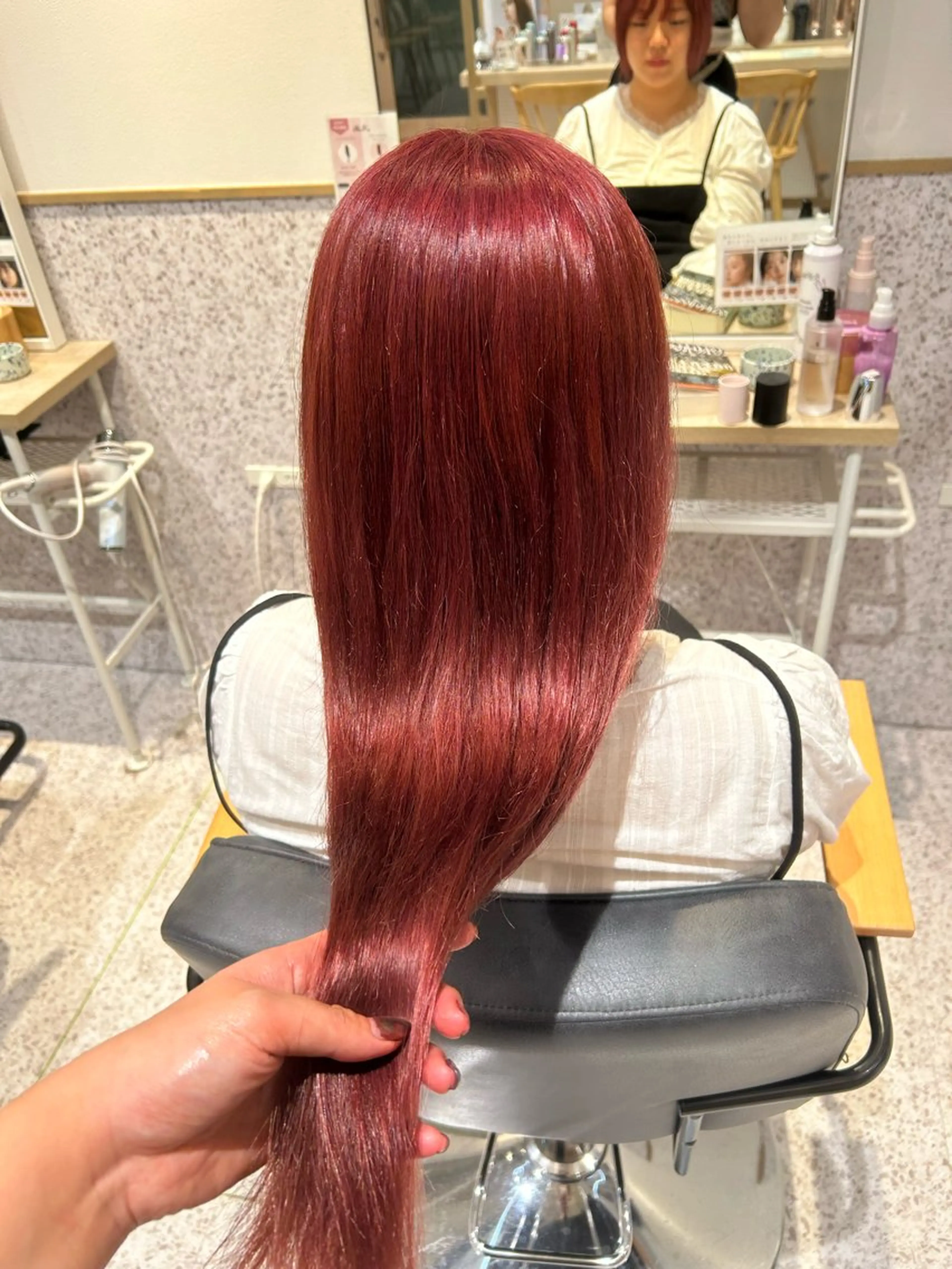 カラー ダブルカラー イヤリングカラー ハイトーンカラー インナーカラー 髪質改善 ヘアカラー ♡ハイトーン★ ネイル/しの♡のヘアスタイル