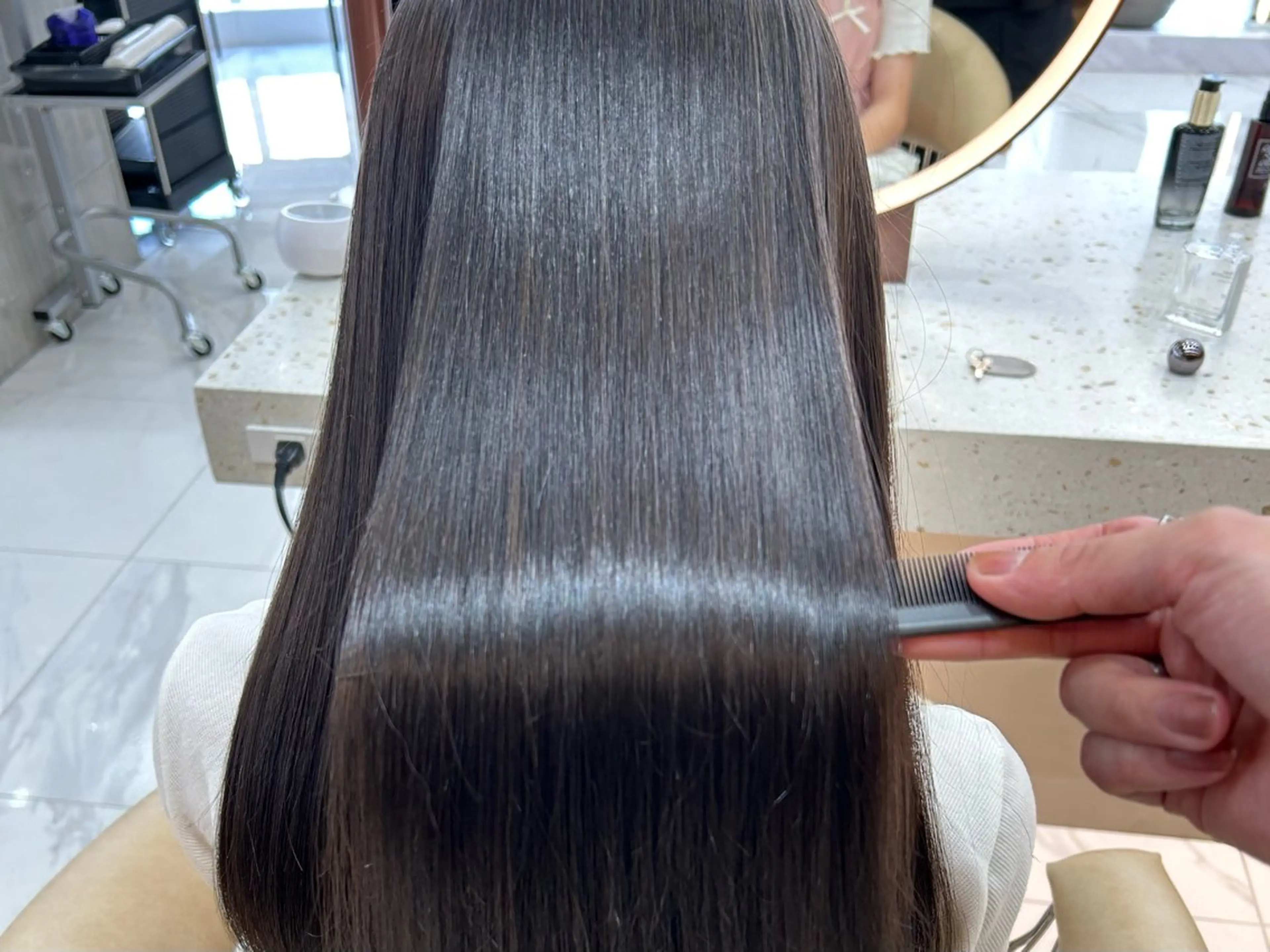 ロング 岡田準希/韓国/透明 感カラー/美髪矯正のヘアスタイル