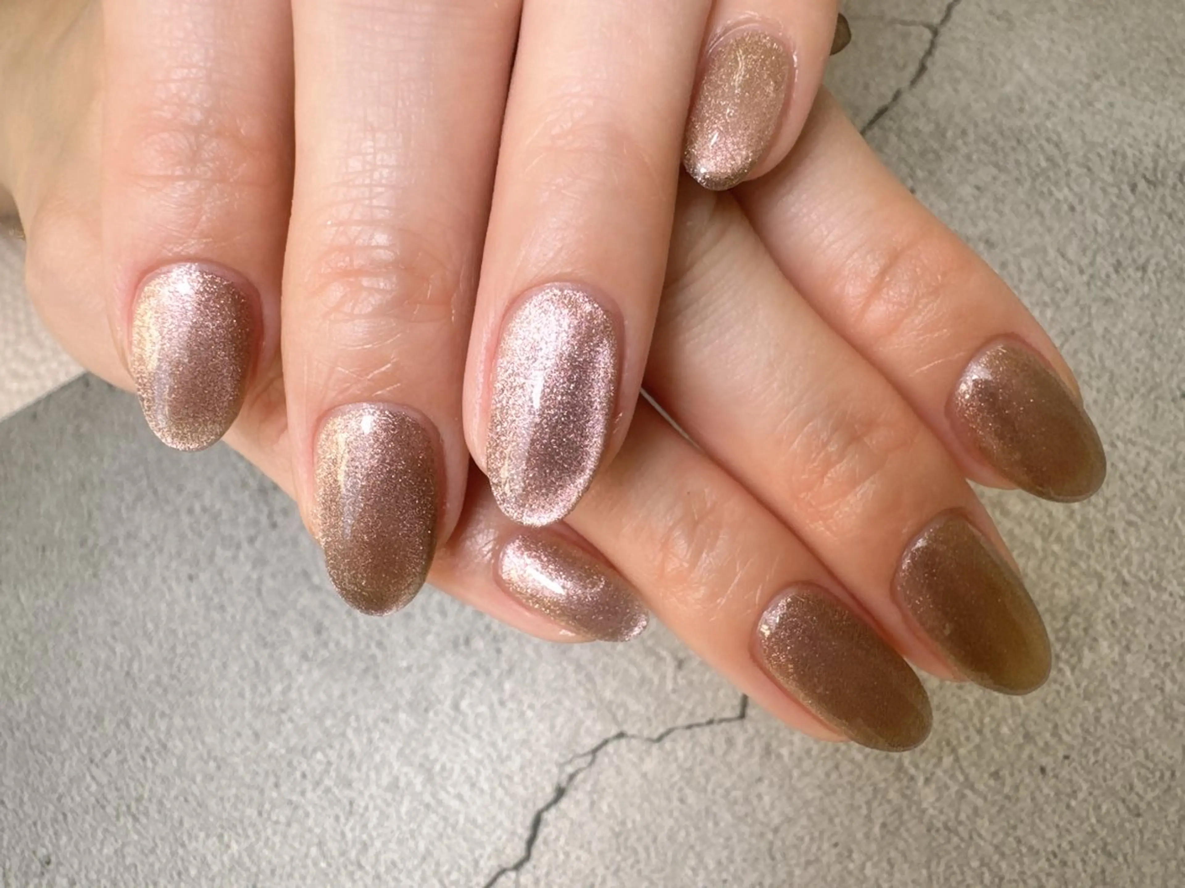 💅ハンド【初回オフ無料】🐣🥰💕人気🧸🐥🖤マグネットネイル❤️🩷🧡🩵💛の写真