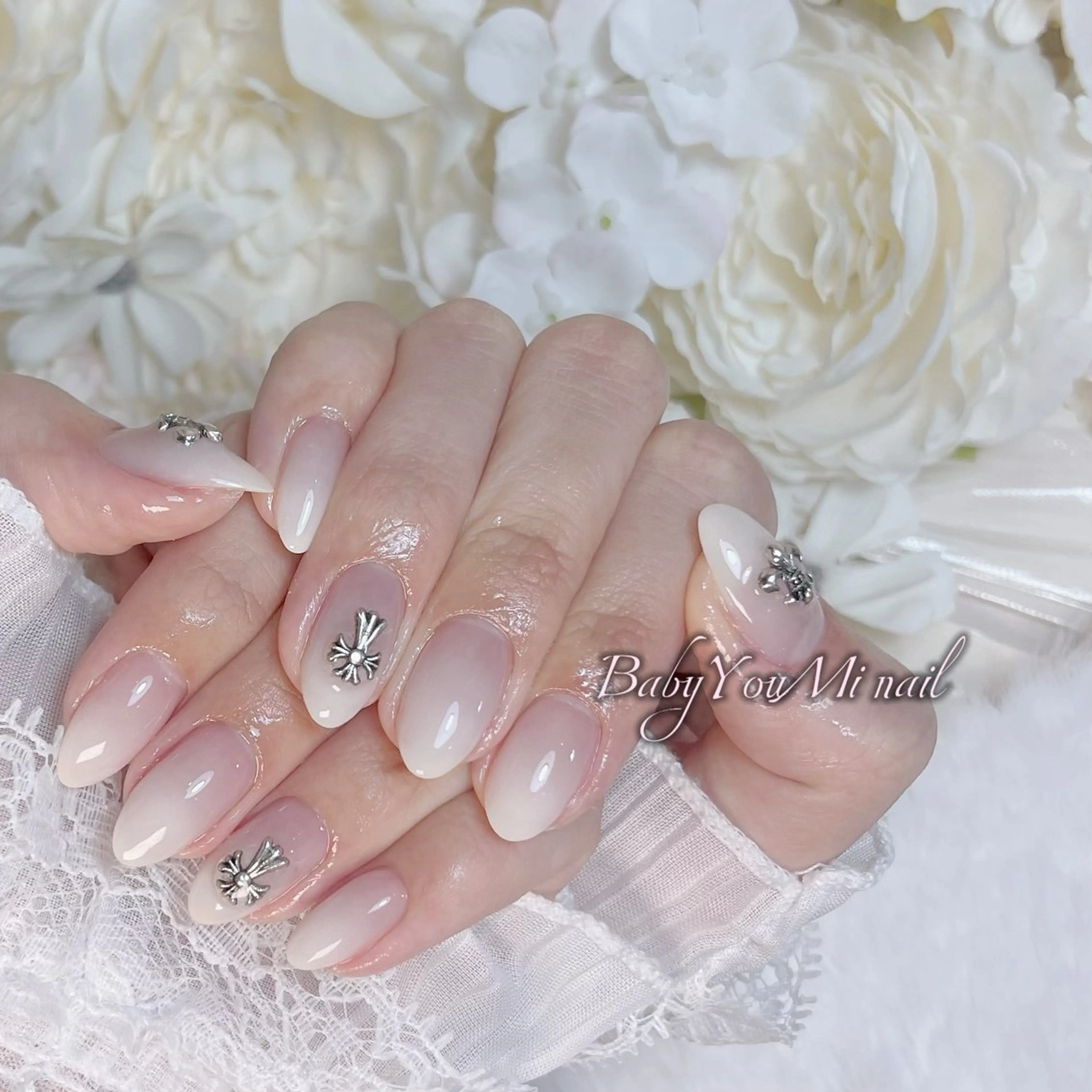 ネイル オーロラネイル 成人式 フットネイル フレンチネイル ジェルネイル ハンドネイル Oomiya 服部のネイルデザイン