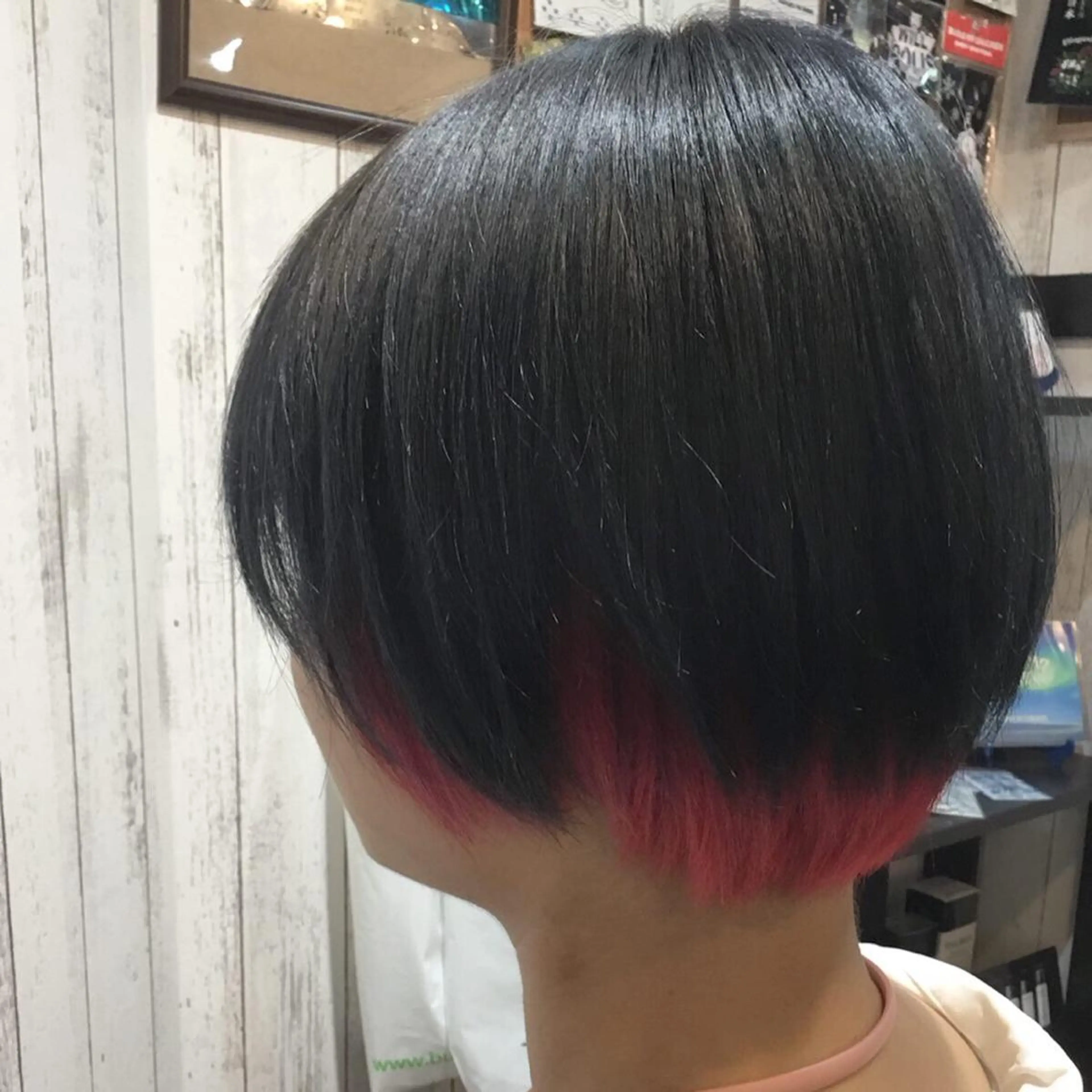 ショート カラー embrace エンブレイスのヘアスタイル