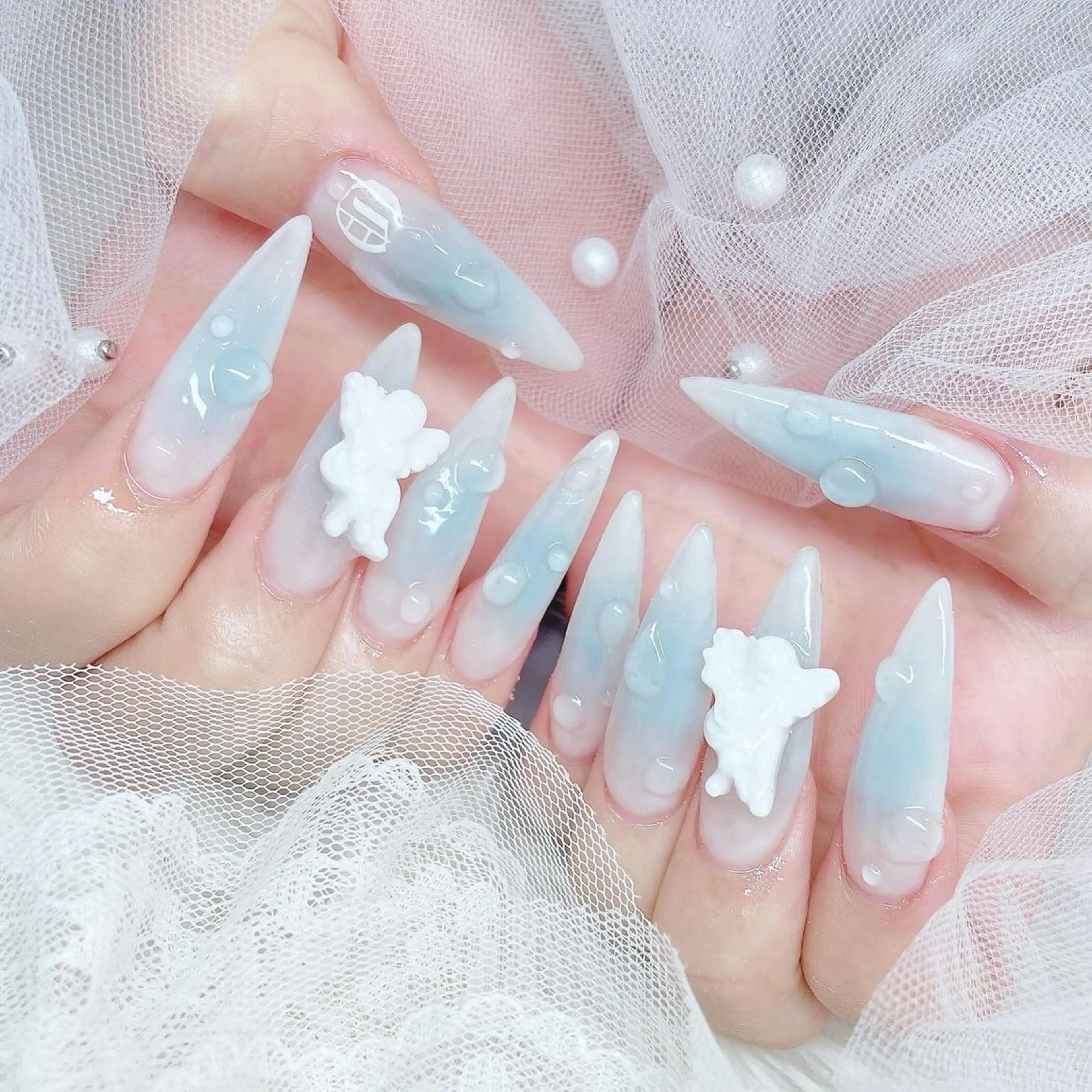 ネイル 長さ出し グラデーション 卒業式 キラキラネイル マグネットネイル Lee Nailsのネイルデザイン