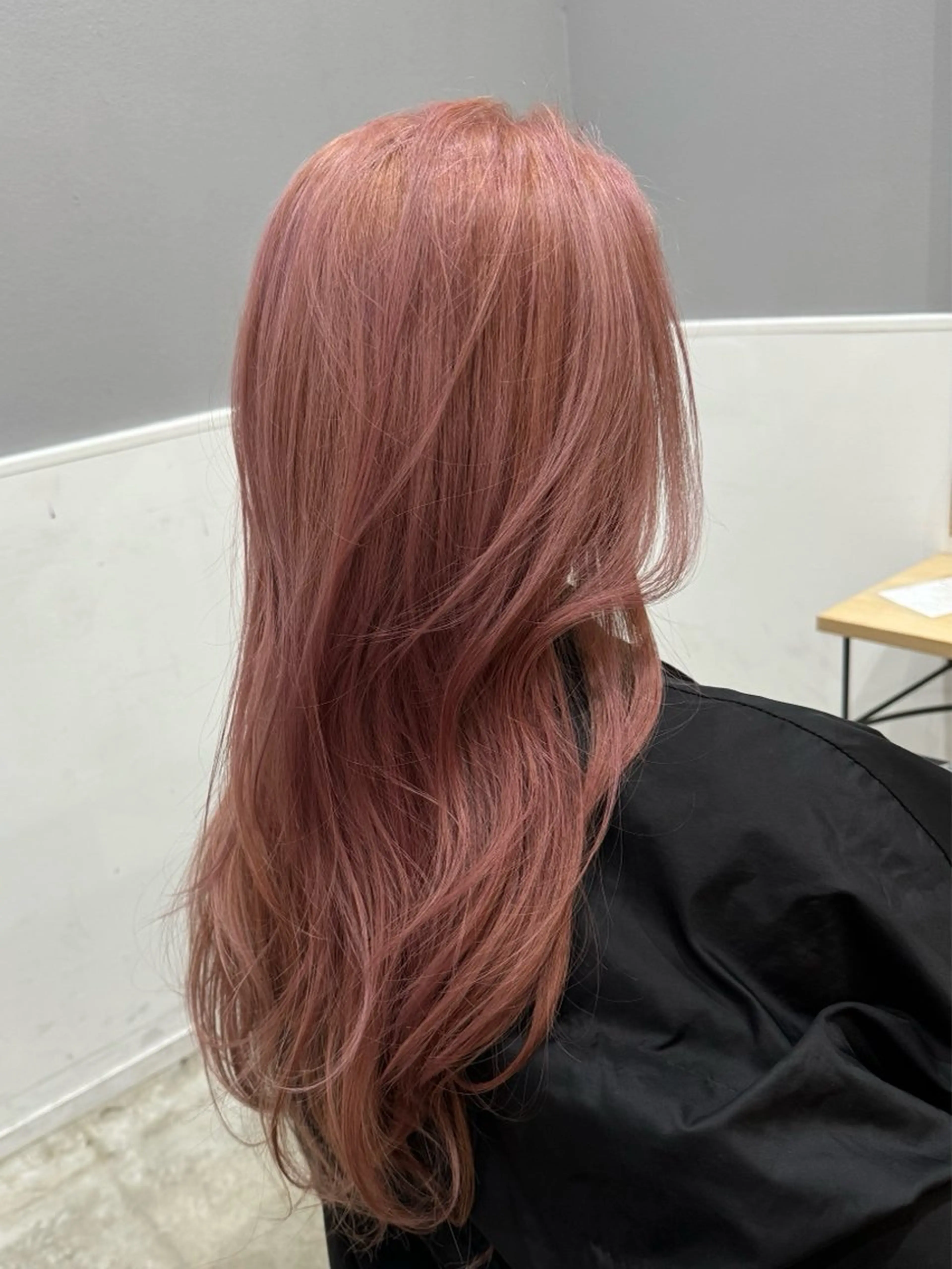 カラー miloc minamiのヘアスタイル