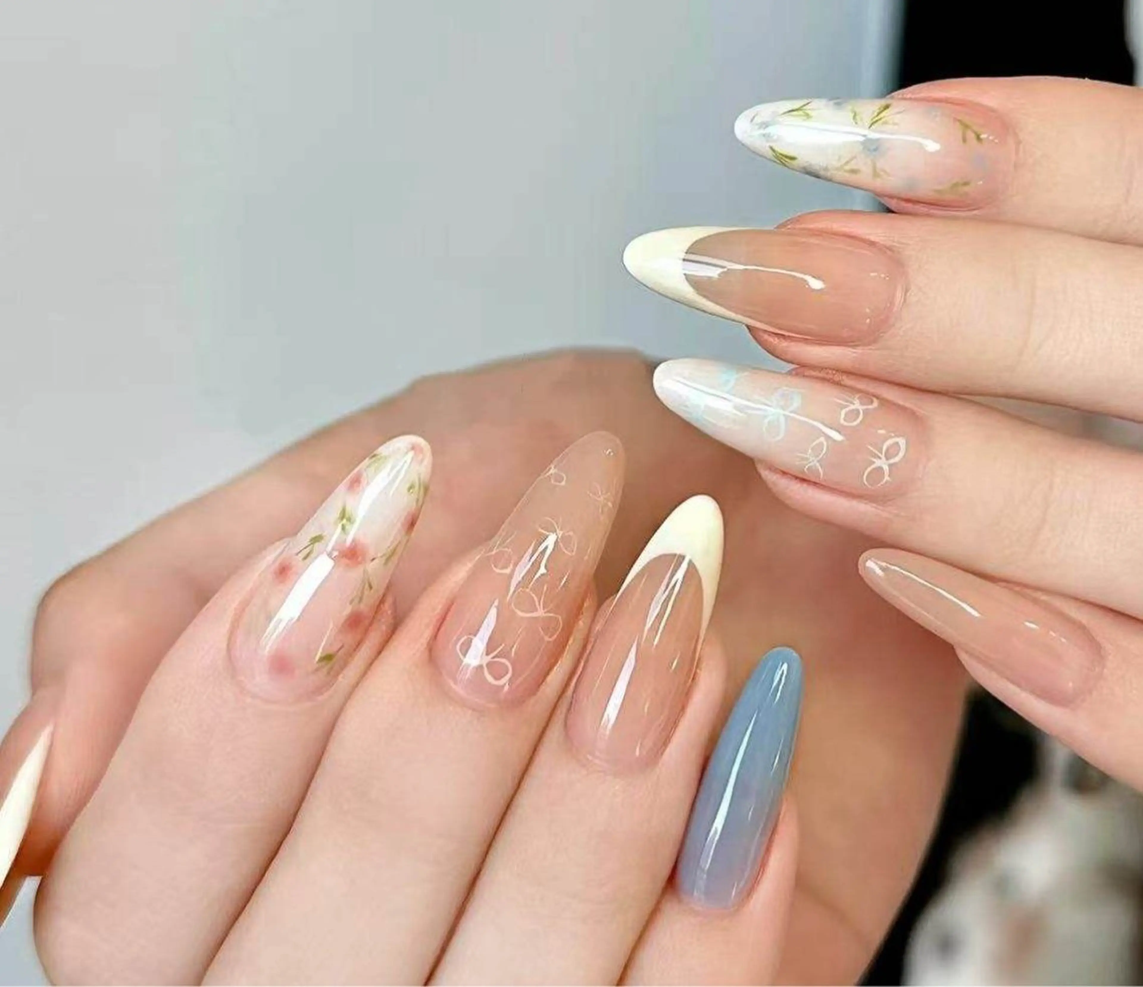 ネイル オーロラネイル フラワーネイル フットネイル フレンチネイル ジェルネイル ハンドネイル BabyYouMi ねねのネイルデザイン