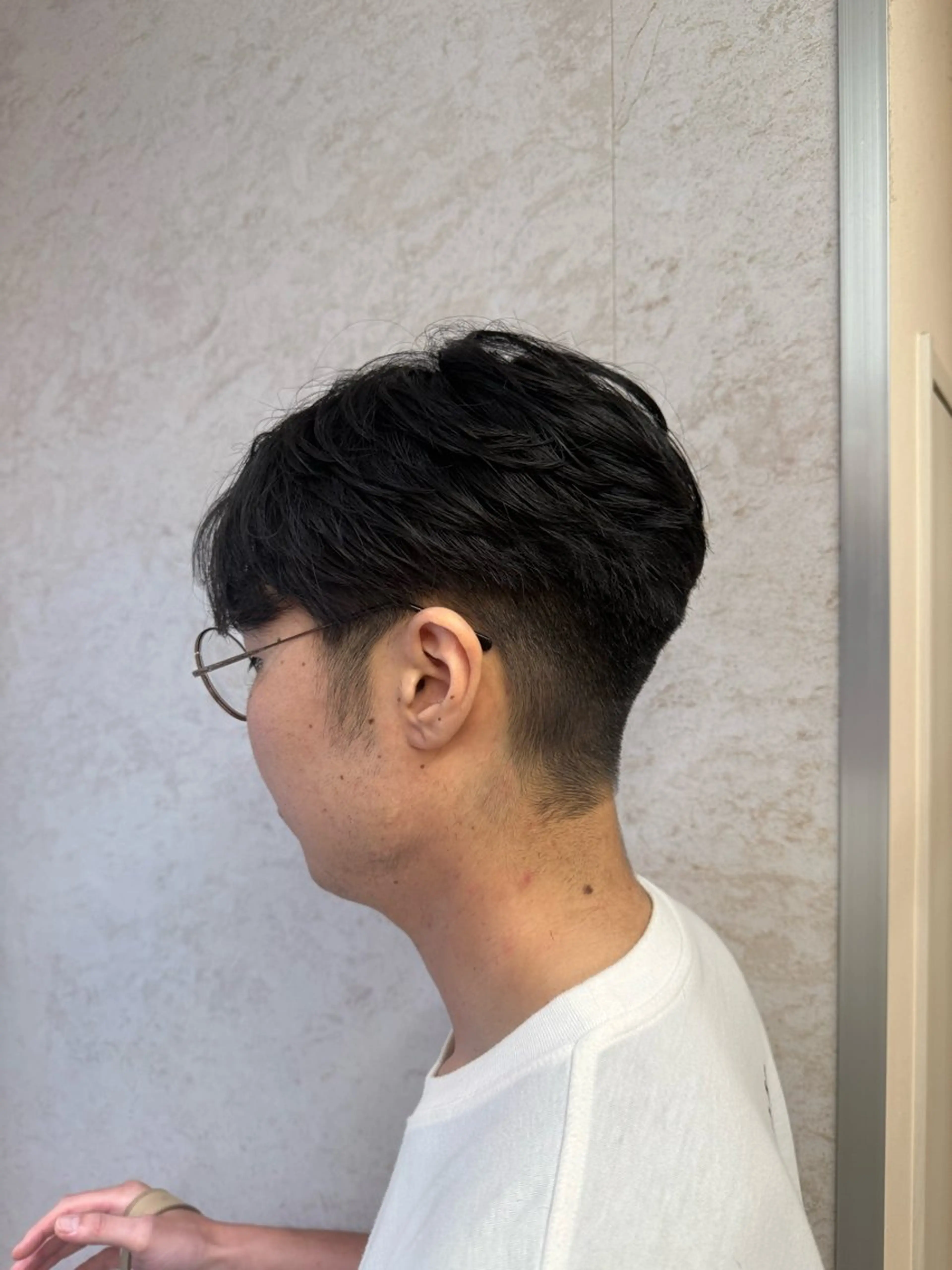 メンズ センターパート 刈り上げ カット 🔥ユウト🔥メンズ 特化/赤み消しカラーのヘアスタイル