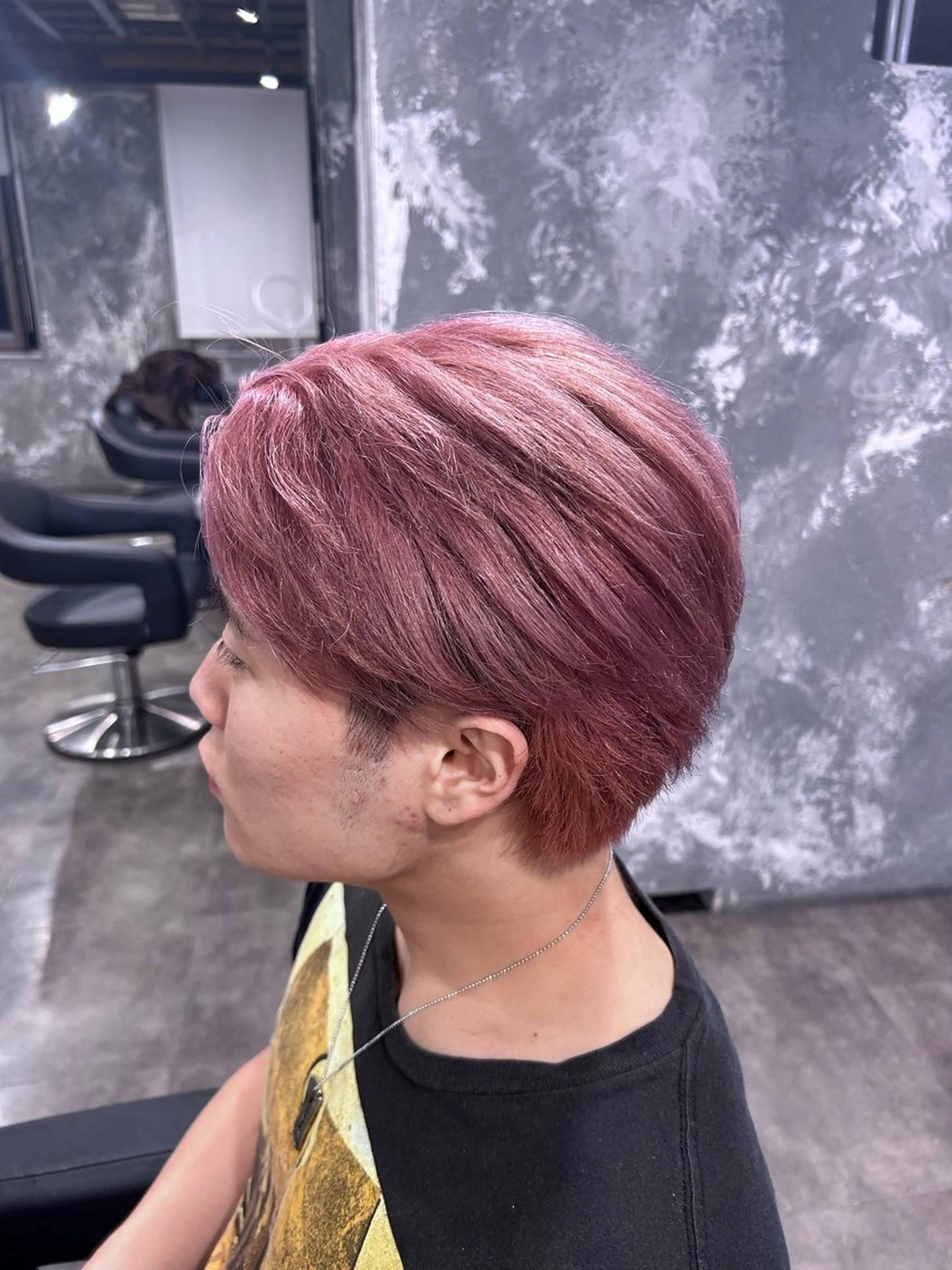 メンズ メンズハイトーン カット ヘアカラー パーマ ヘッドスパ ヘアセット メンズ特化美容師 💠チナツのヘアスタイル