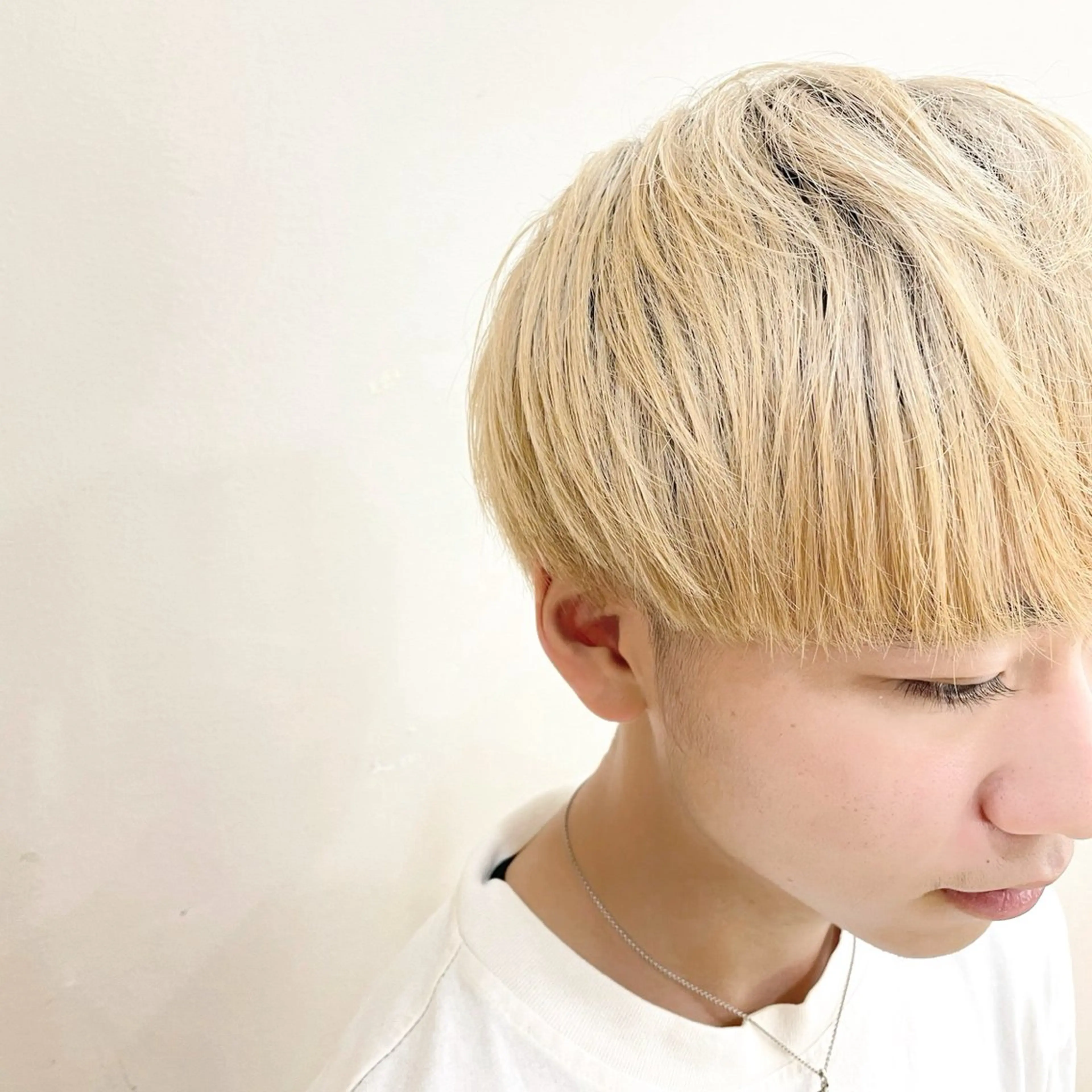 ショート カラー メンズ メンズブリーチ メンズハイトーン ブリーチ 抜きっぱなしブロンド ブロンド カット ヘアカラー トリートメント デザインカラー/ 推しの配色　肥後のヘアスタイル