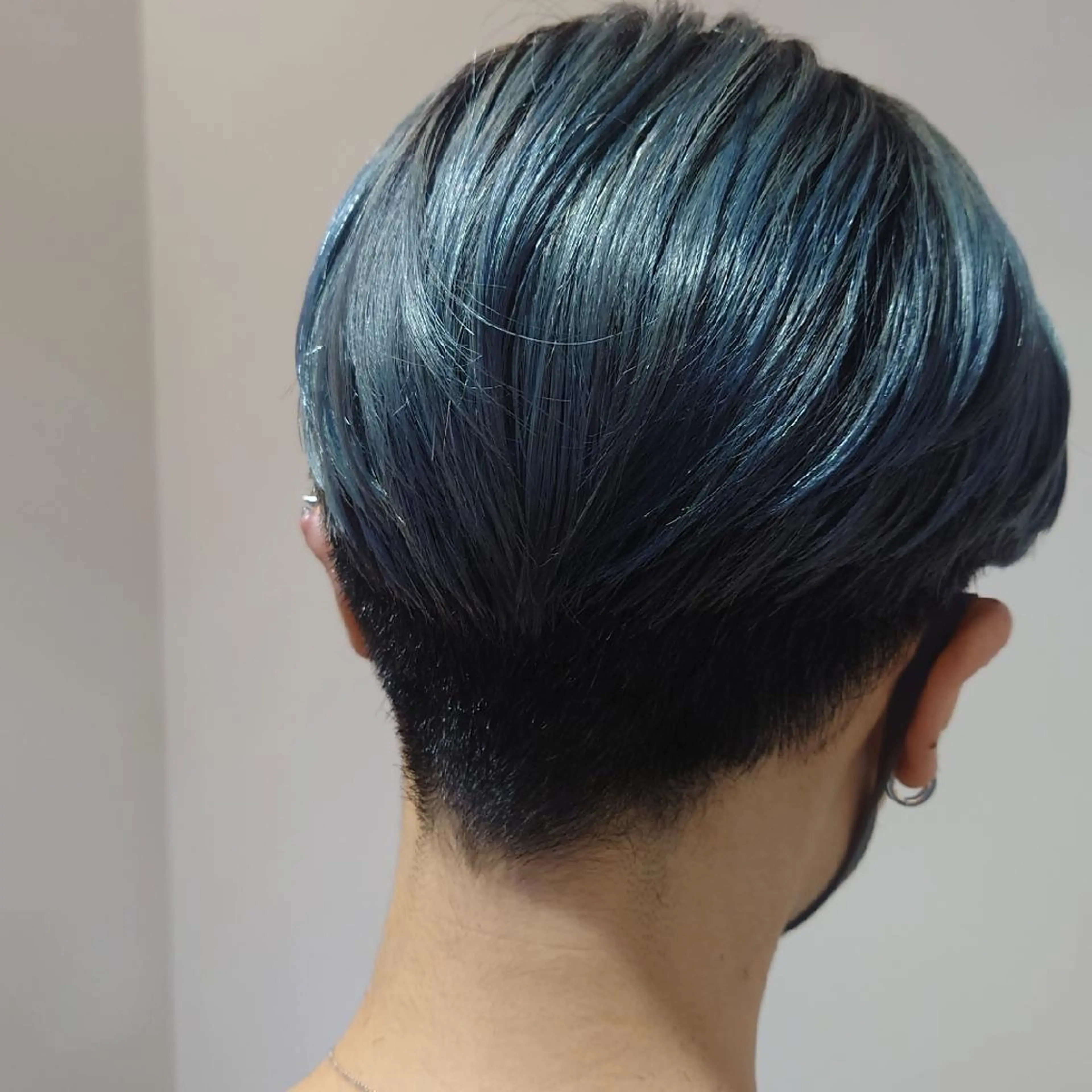 ショート カラー ブルーカラー ショートヘア CESLIONS祐天寺所属・田中将平【 サロンマネージャー】のヘアスタイル