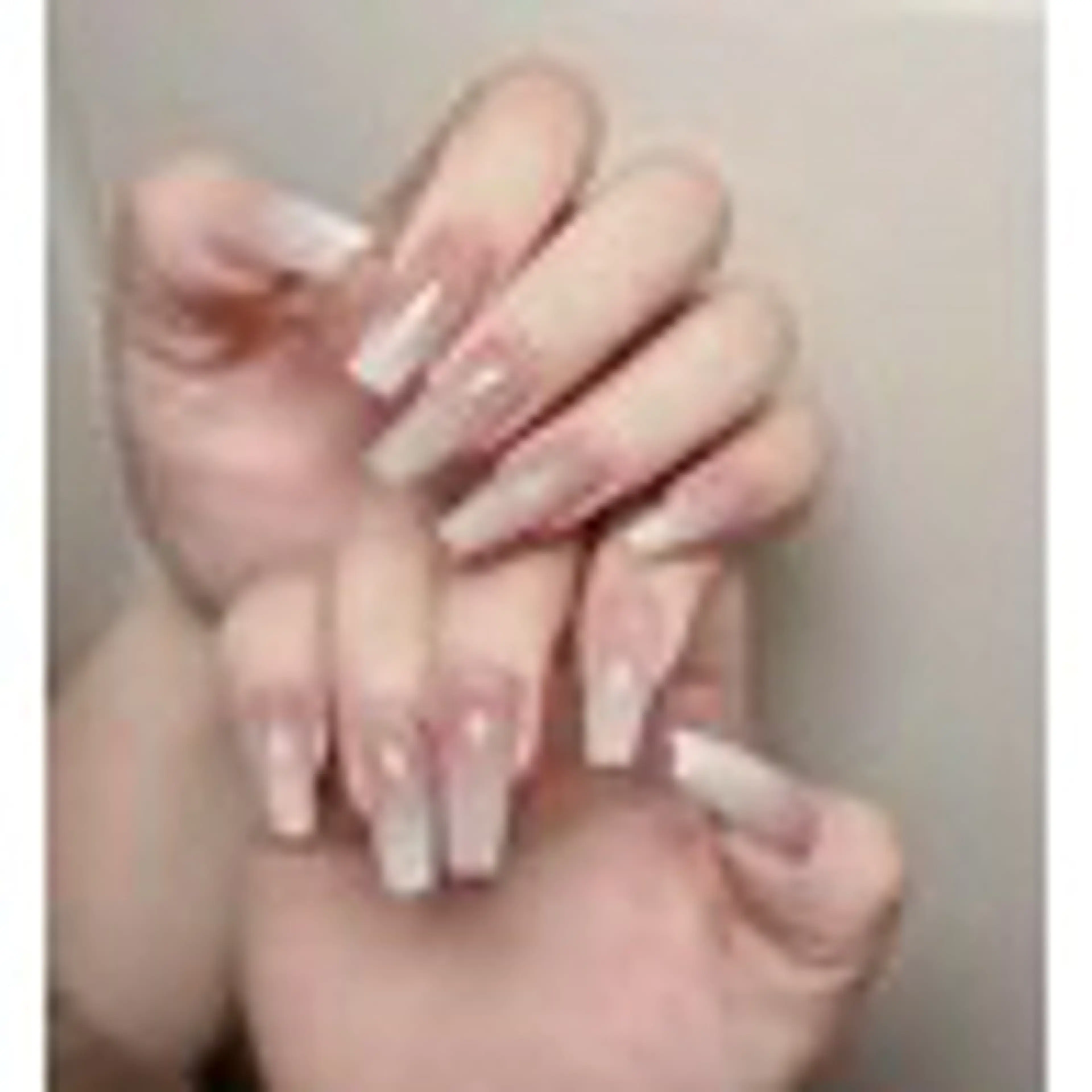 ネイル S nail salon所属・Vi Viネイル サロンのネイルデザイン