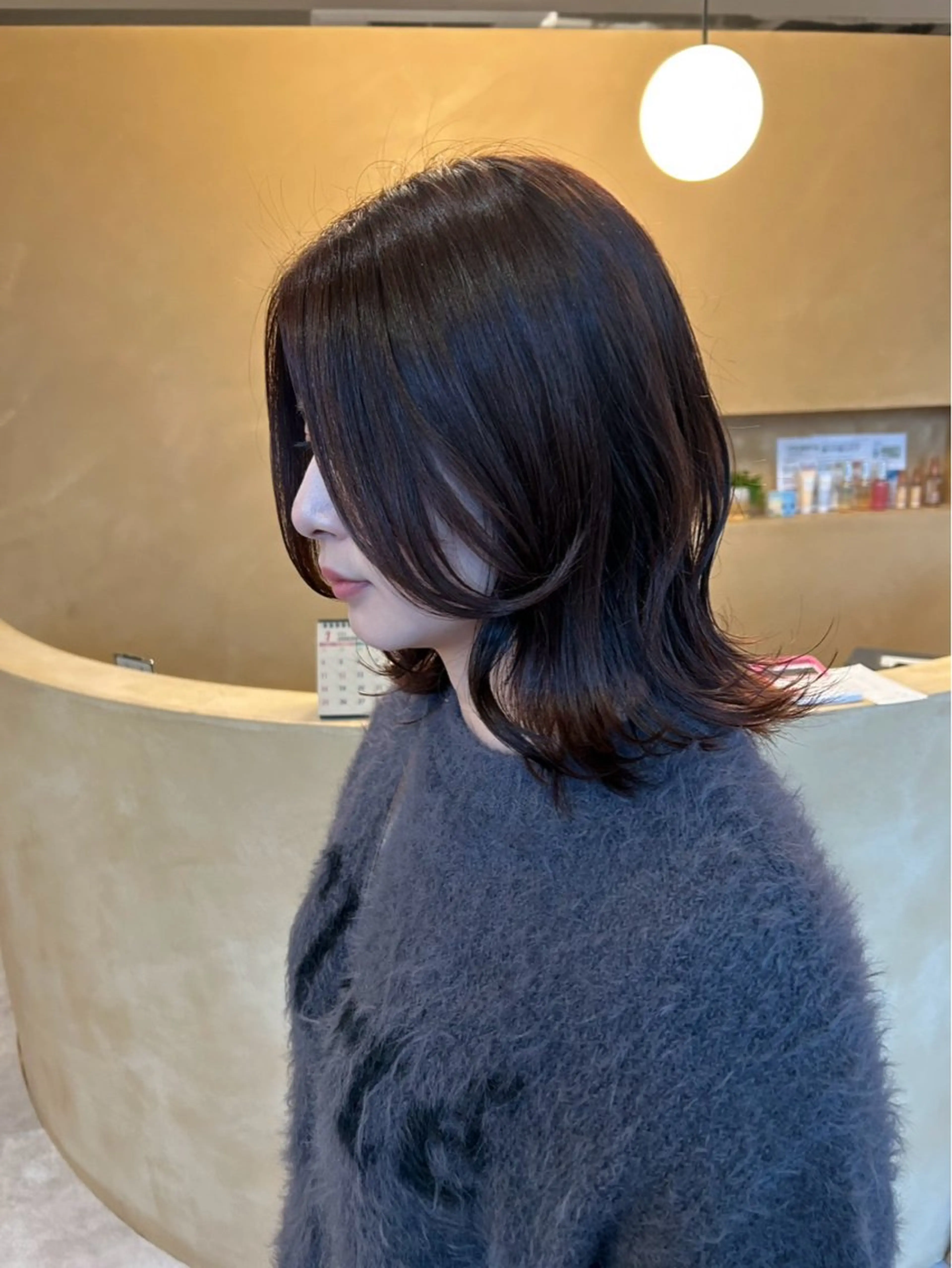 ミディアム 西田 朋華のヘアスタイル