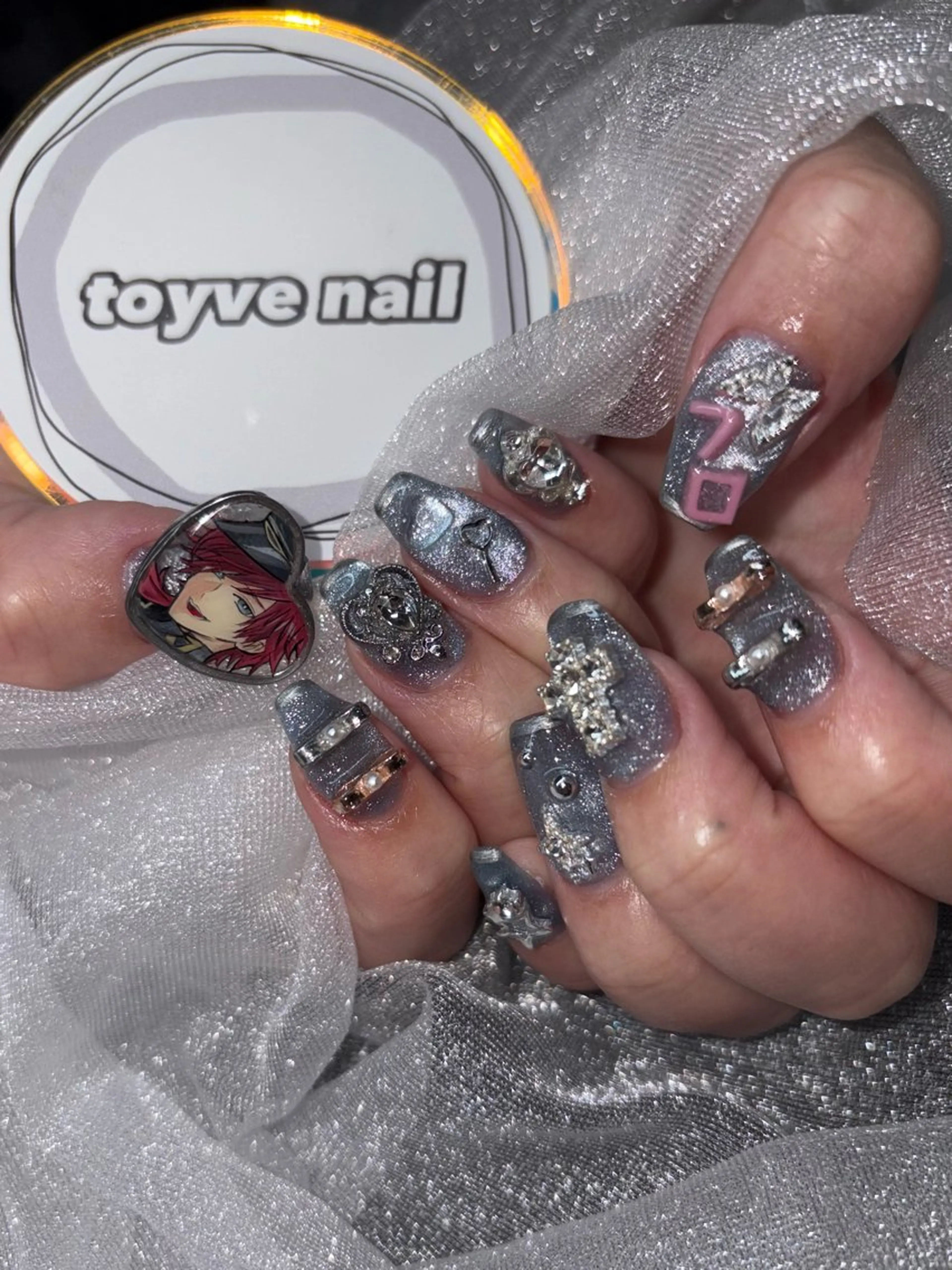 ネイル toyvenail 🖤enaのネイルデザイン