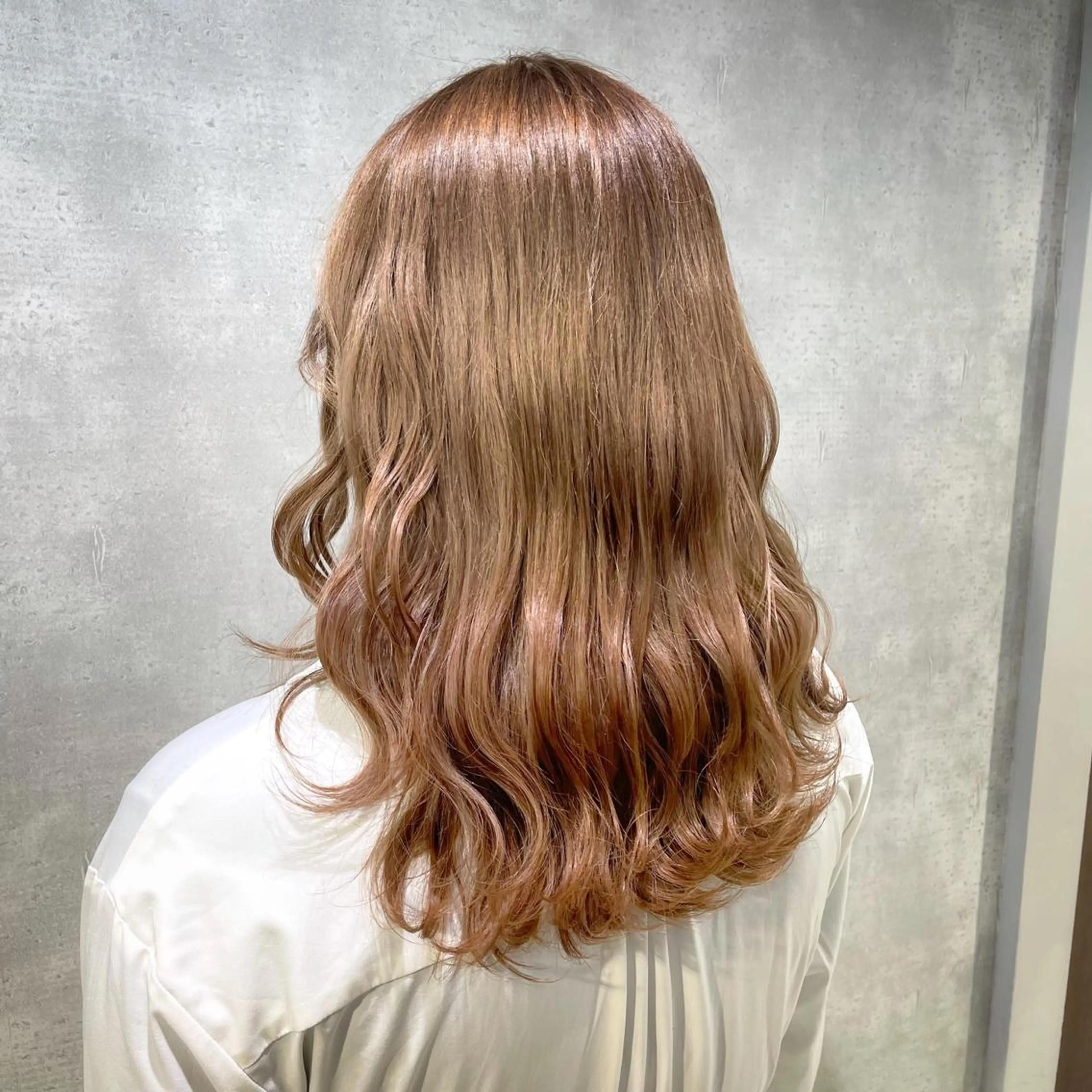 セミロング ブリーチ🔥ベージュ /グレー/daikiのヘアスタイル