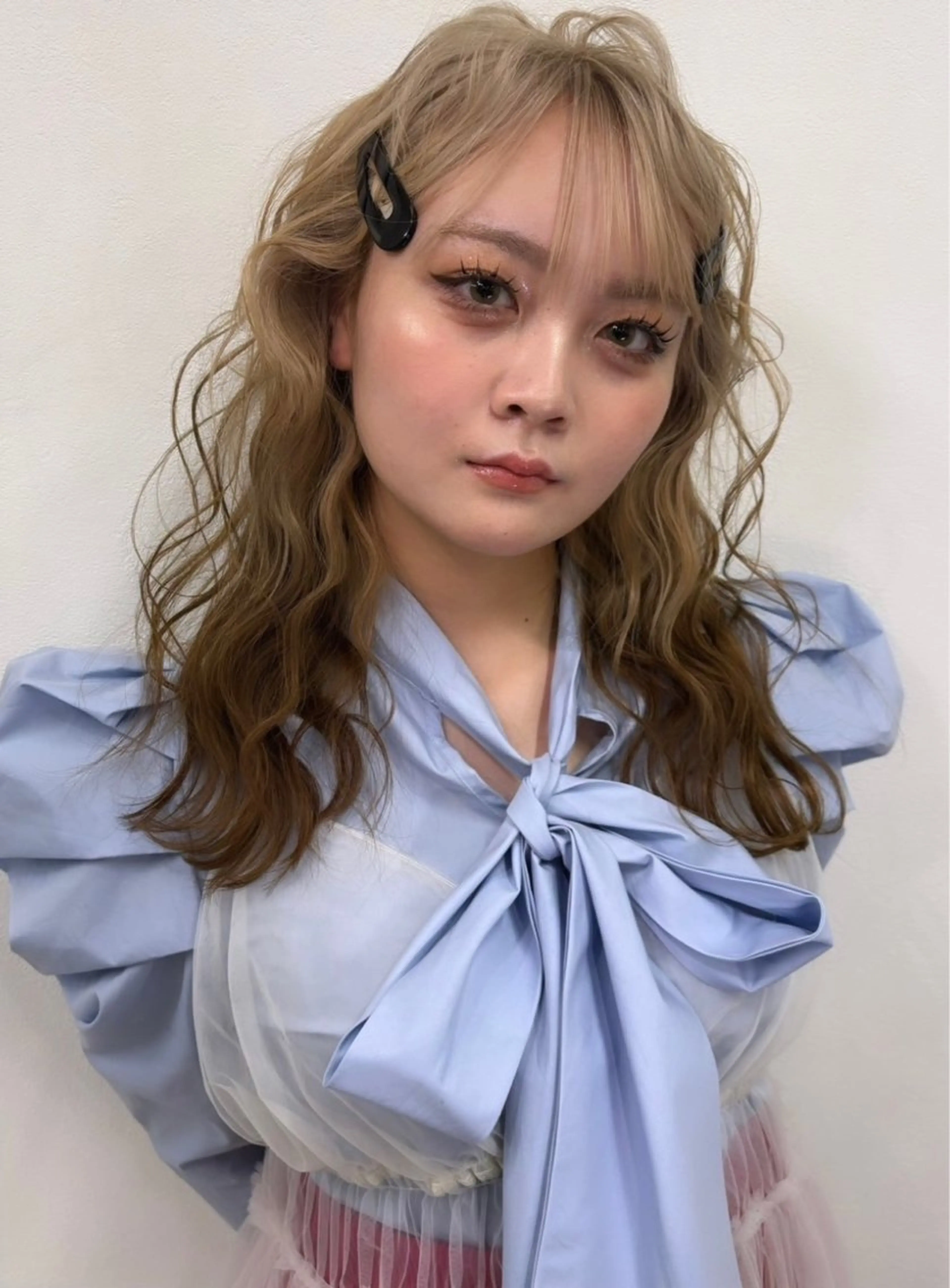 ロング カラー ヘアアレンジ のん🎀ハイトーン/ レイヤーカット🐳のヘアスタイル