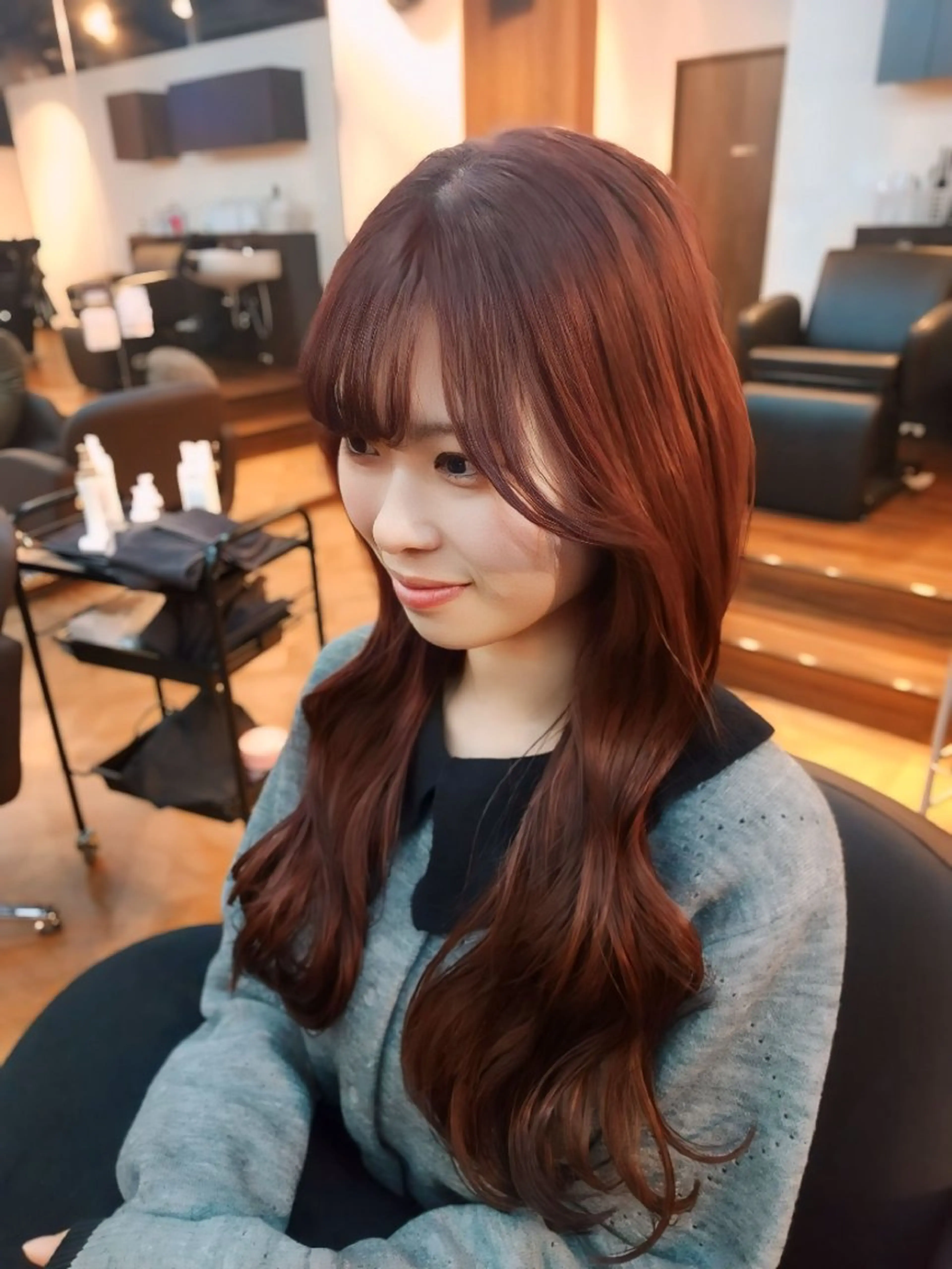 カラー ロング ブリーチ カシス ピンクカラー 久村 奈菜のヘアスタイル