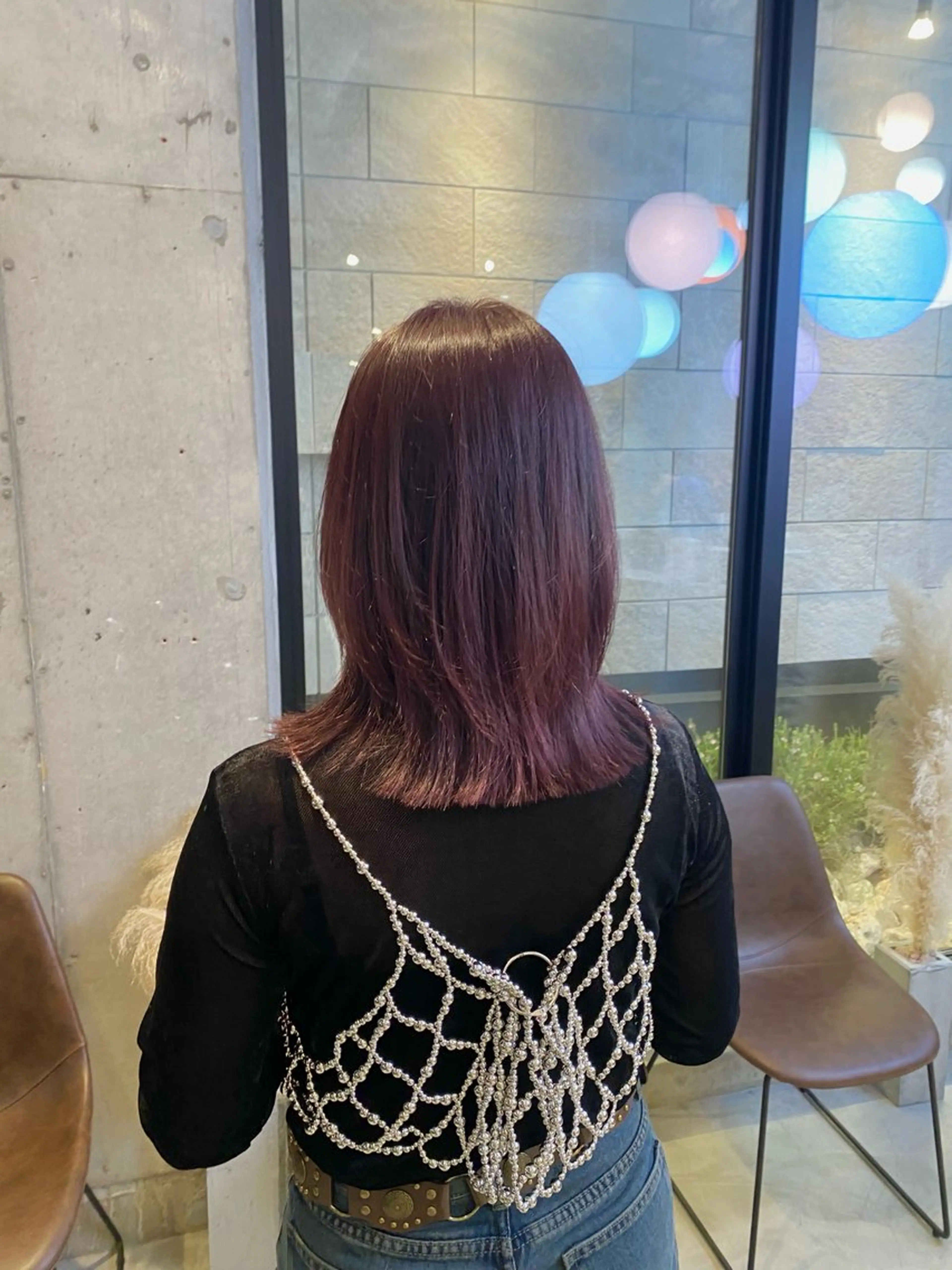 ミディアム カラー ブリーチ グラデーションカラー レッドカラー 佐々木 彩乃のヘアスタイル