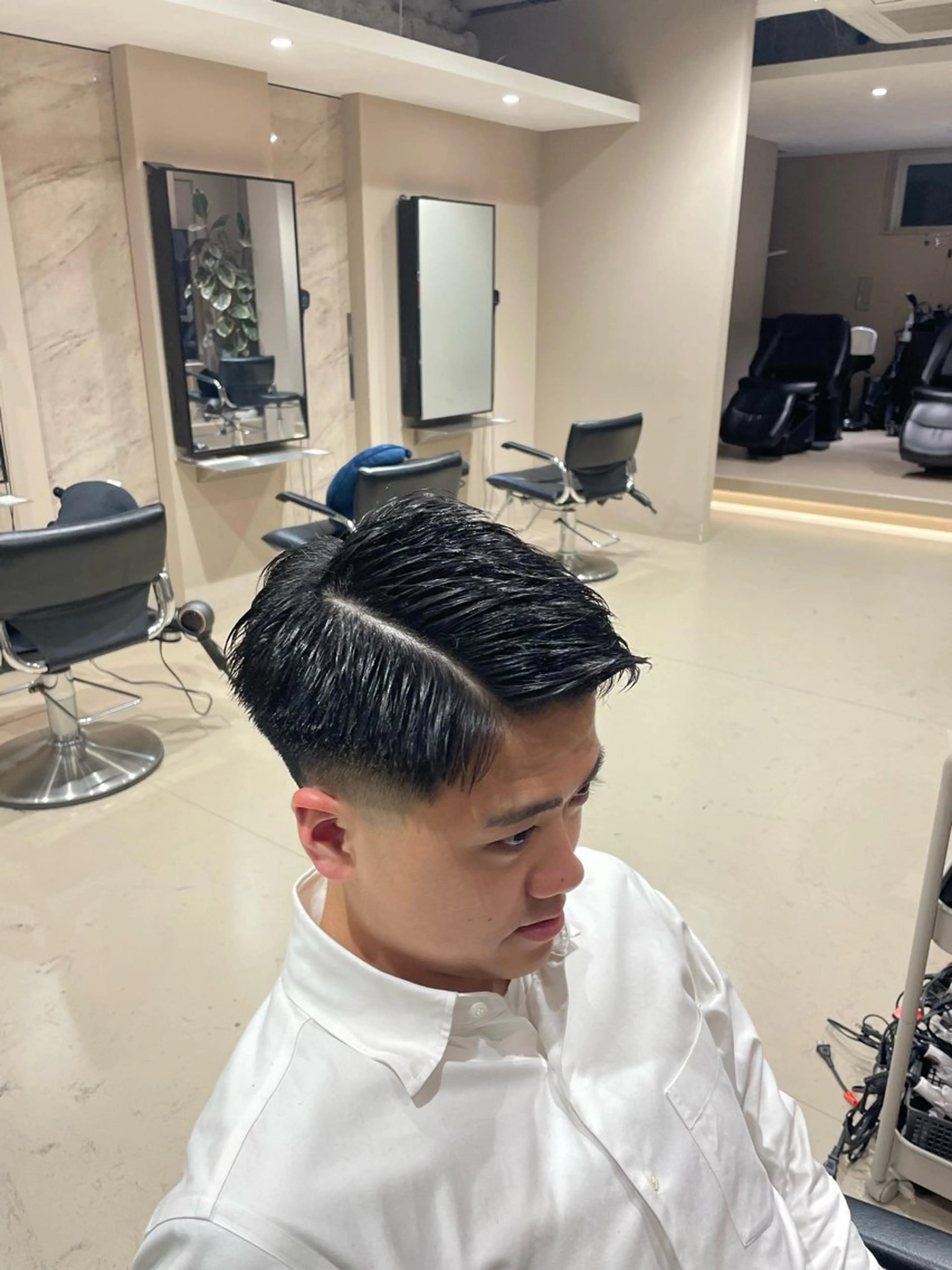 メンズ フェードカット 七三 スキンフェード カット けいせい/横浜/ カラー、パーマ、縮毛のヘアスタイル