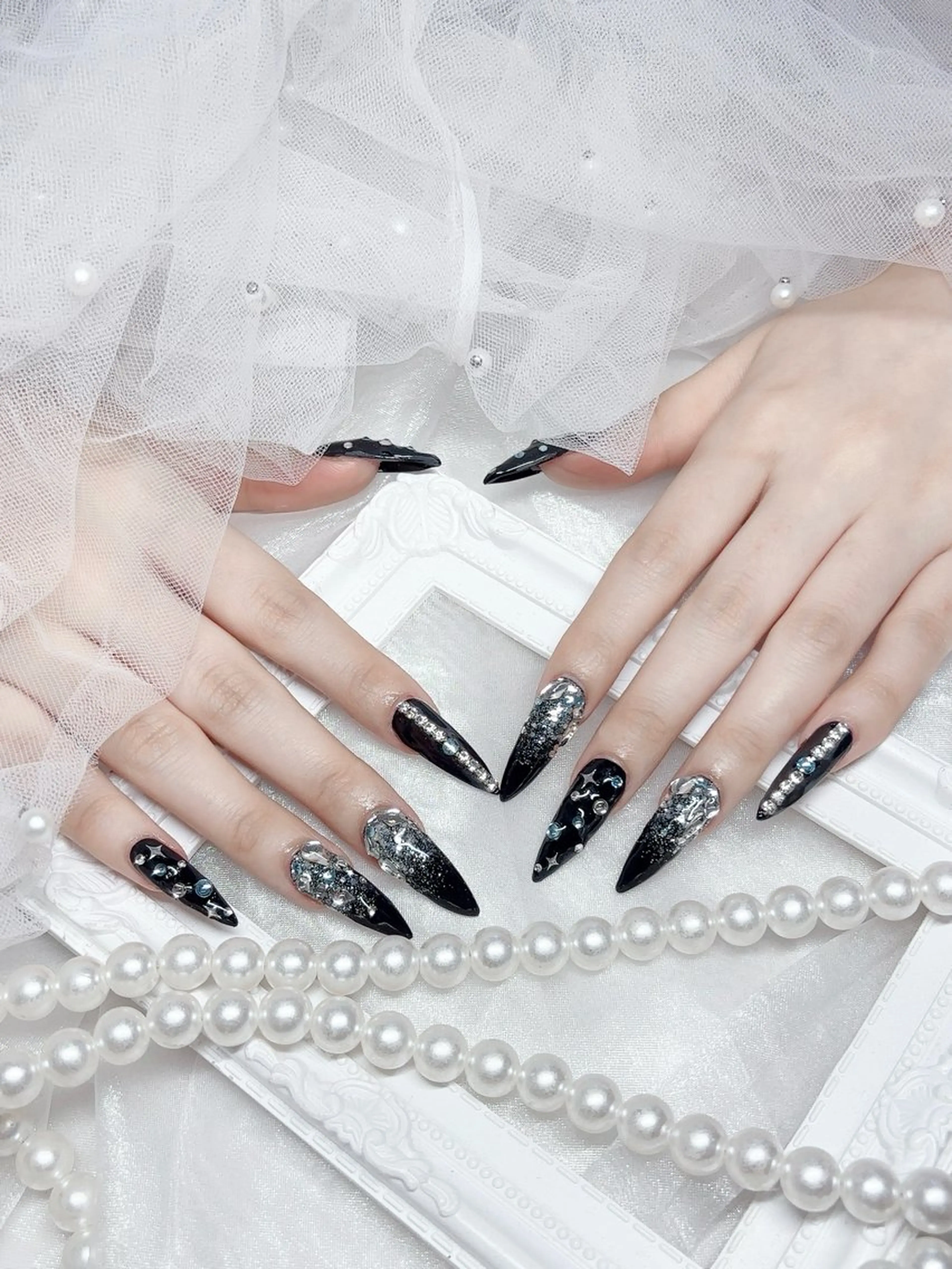 ネイル オーロラネイル 成人式 フットネイル 韓国ネイル ロングネイル Yudia🦋 azuのネイルデザイン