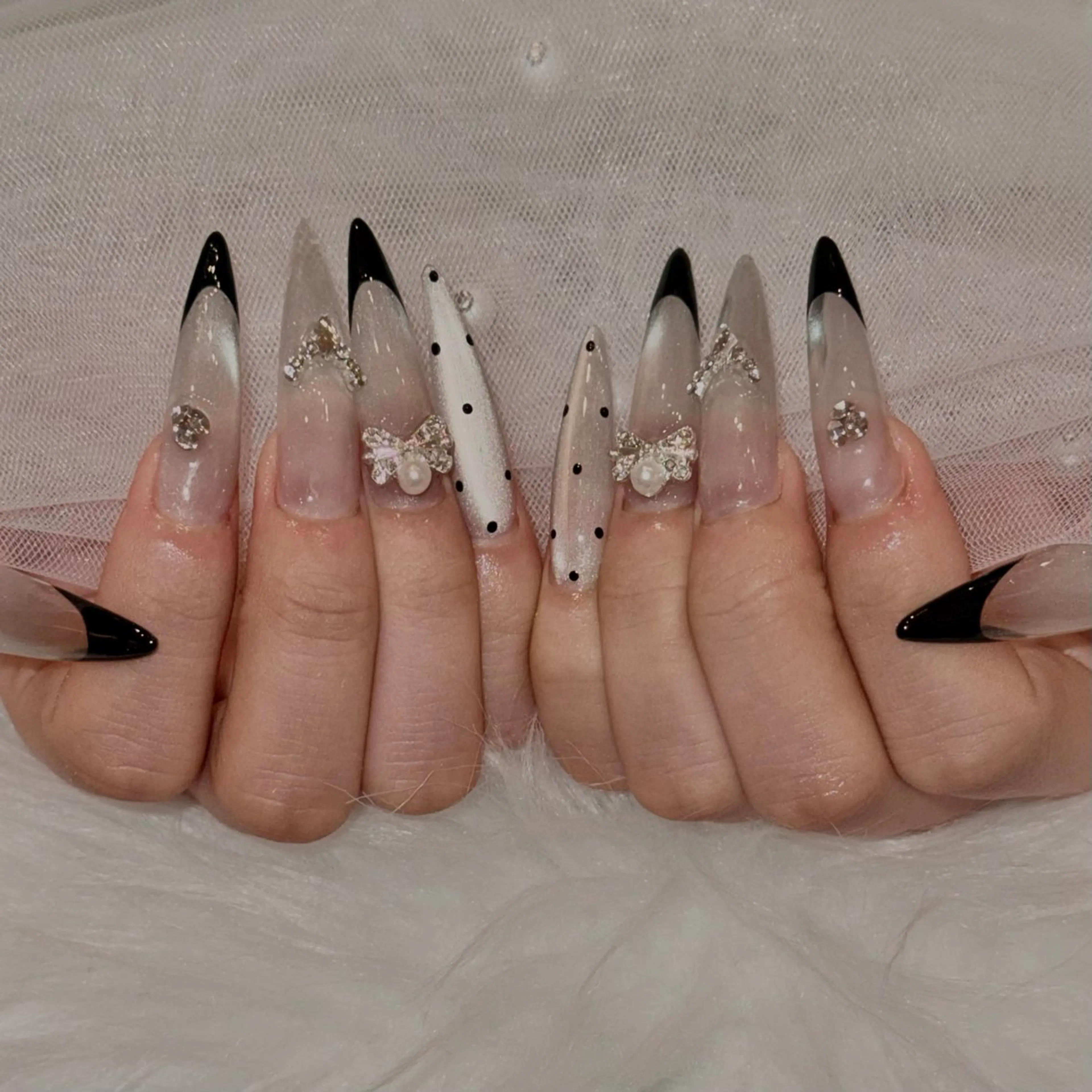 ネイル 韓国ネイル マグネットネイル ニュアンスネイル シンプルネイル バレンタイン ハンドネイル ハンドケア Nihonthy Nail 新宿所属・Nihonthy Nail 新宿のネイルデザイン