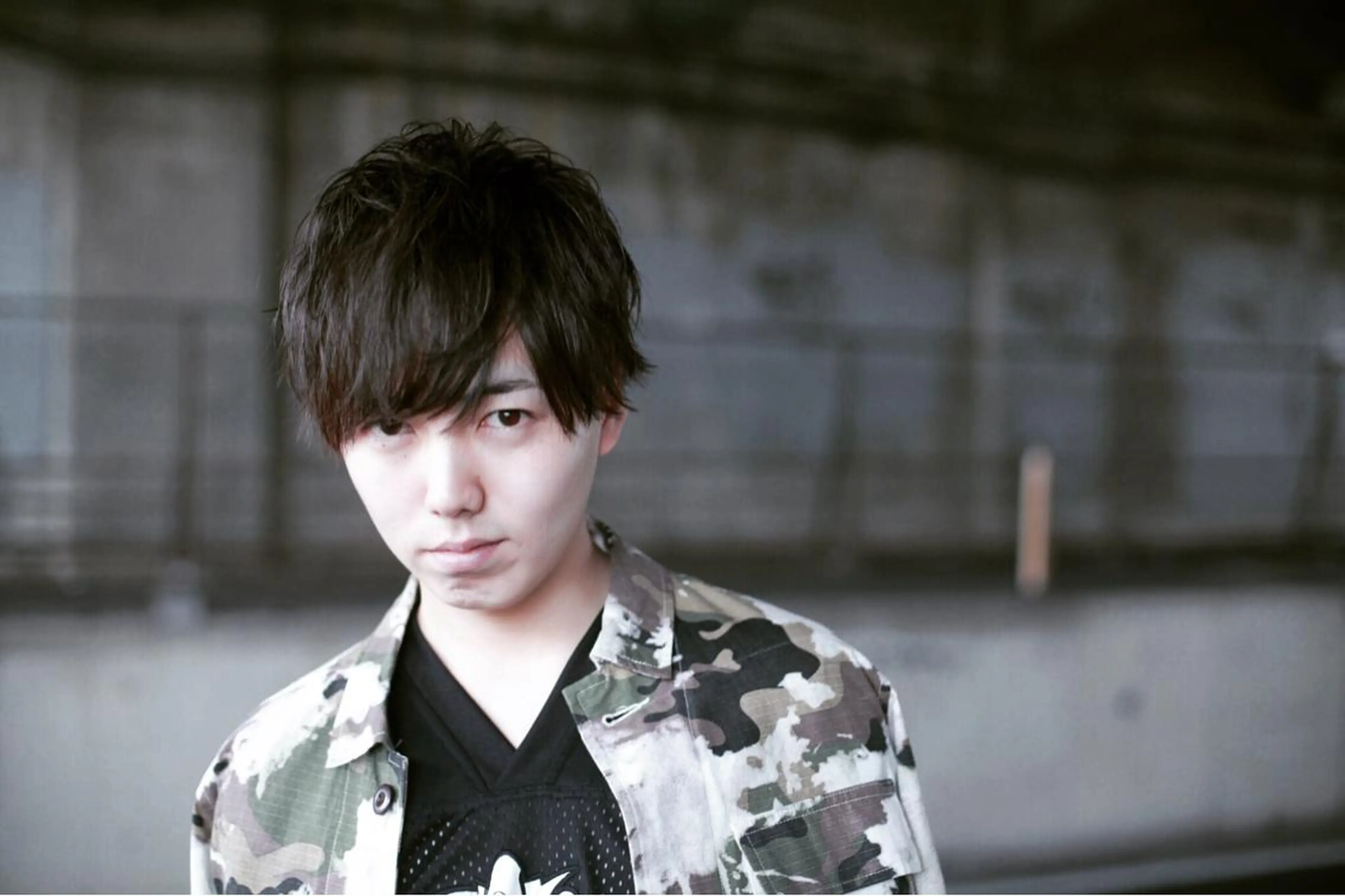 ミディアム カラー メンズ イルミナカラー メンズヘア特化 崎田 成人のヘアスタイル