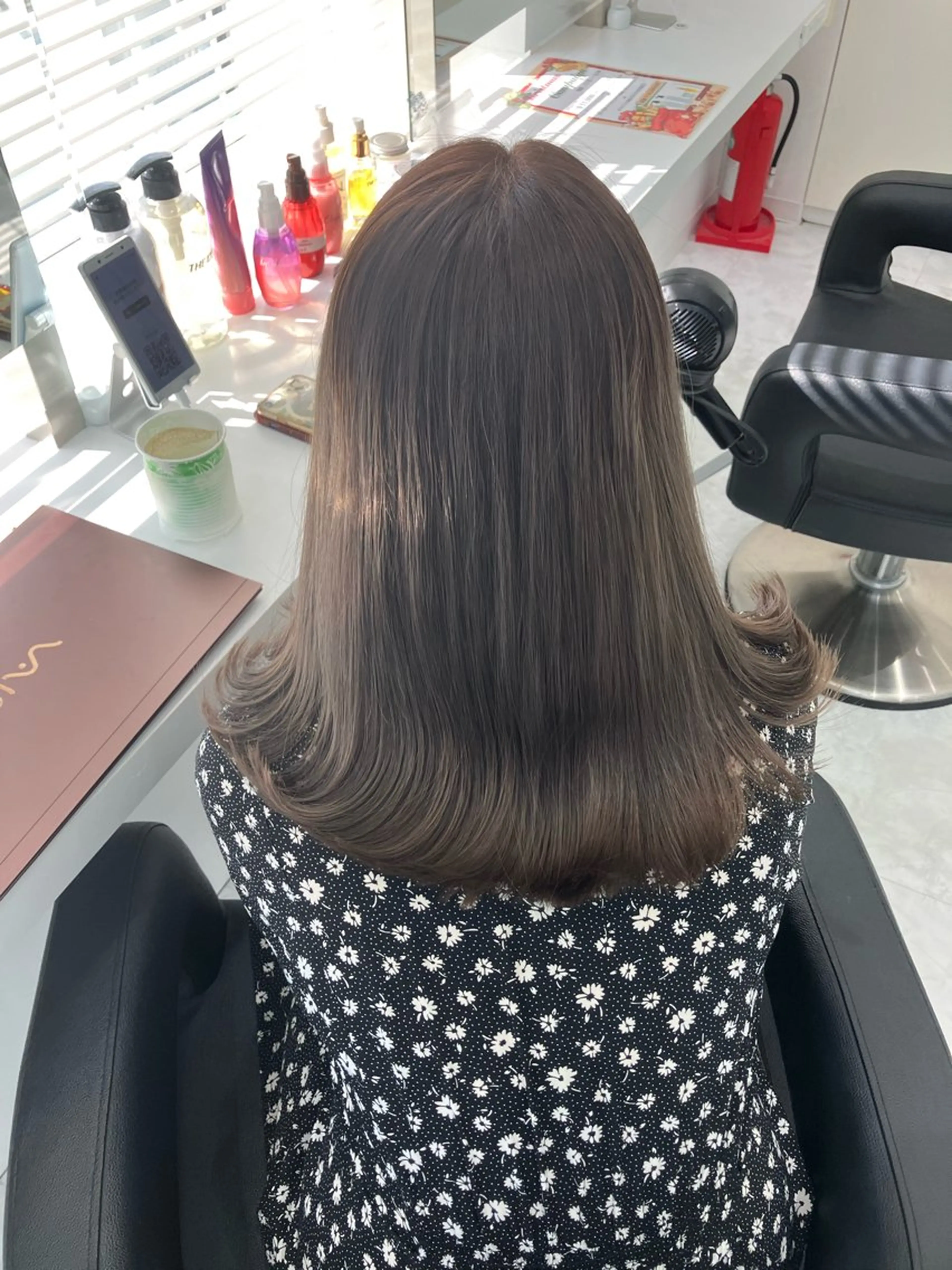 セミロング カラー ヘアアレンジ 💓ブリーチ特化 透明感💓あい💓のヘアスタイル