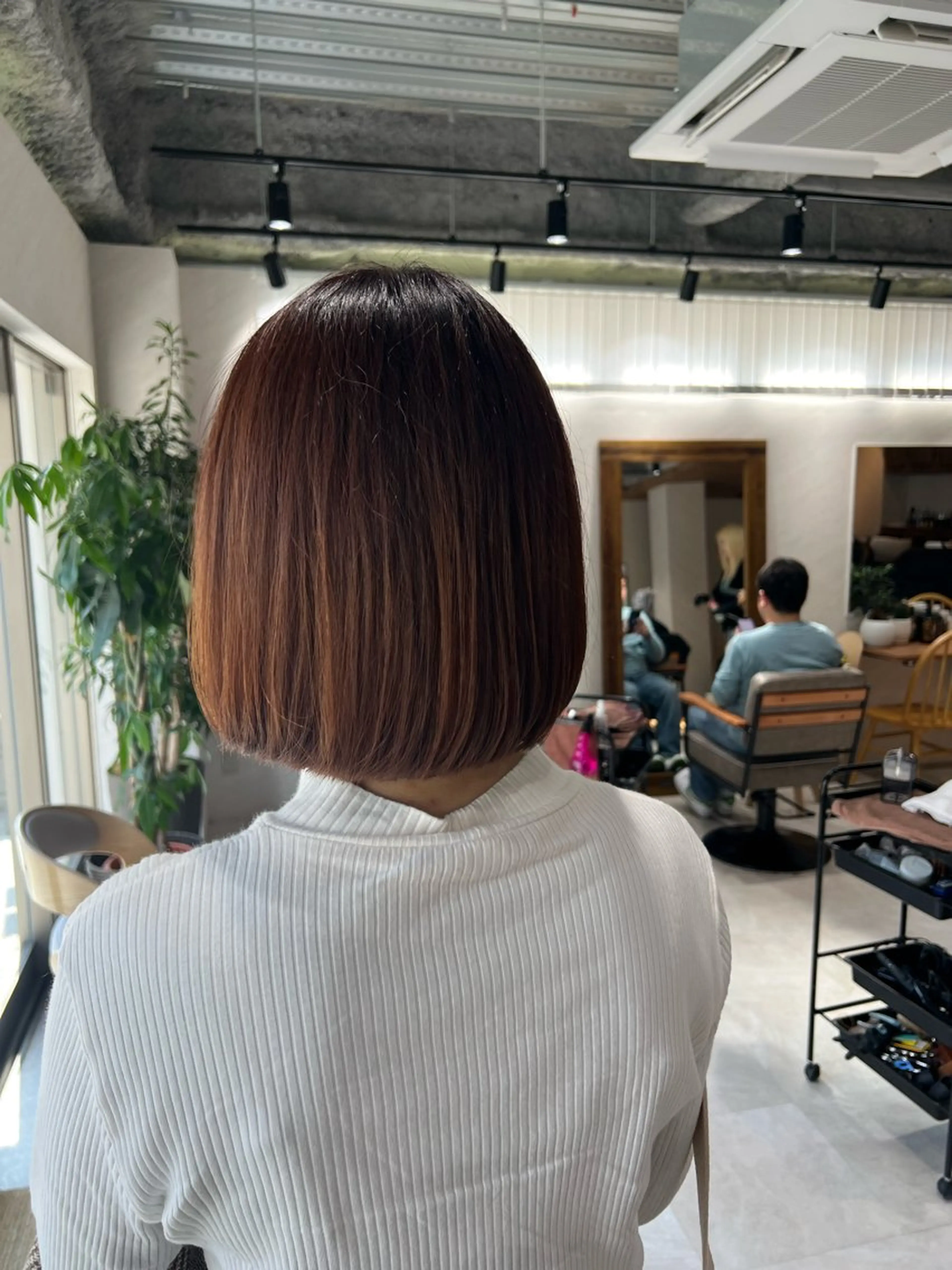 ショート ボブ カット 艶ボブ🤎暖色カラー 縮毛矯正/メンズ💈のヘアスタイル