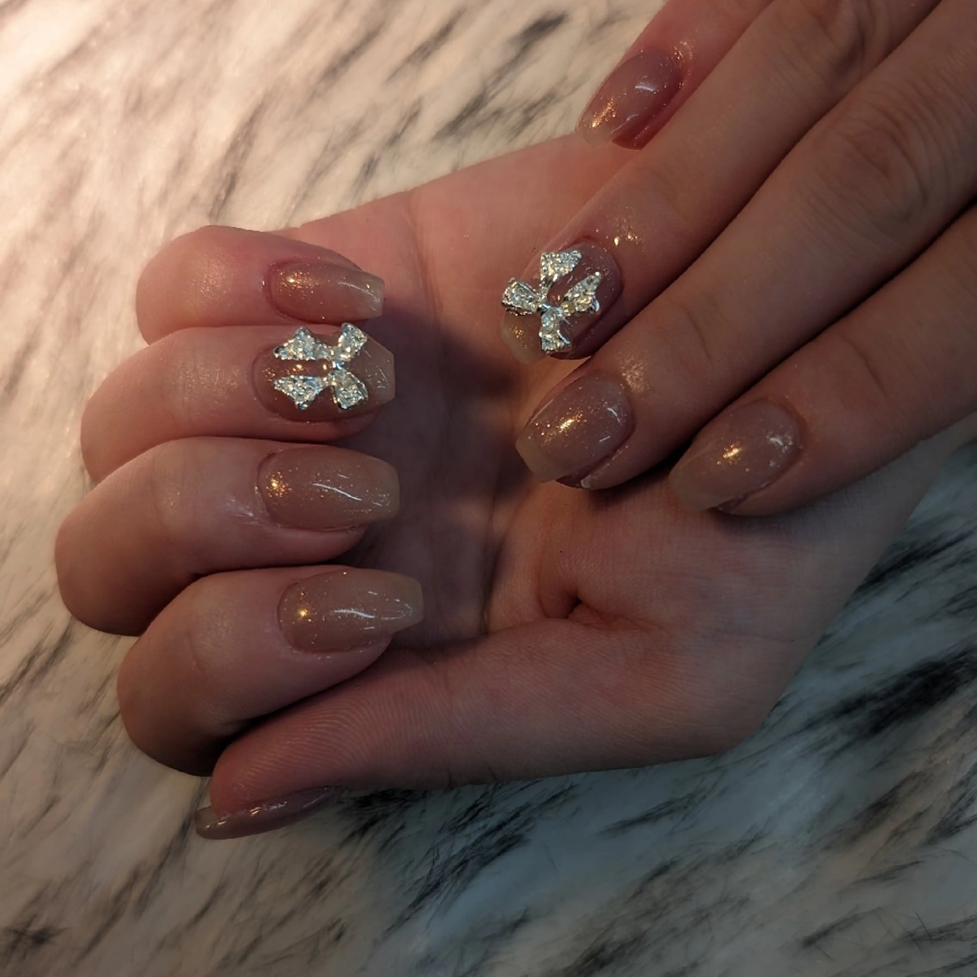 ネイル ハンドネイル RUNWAY 　　の眉毛・アイブロウイメージ