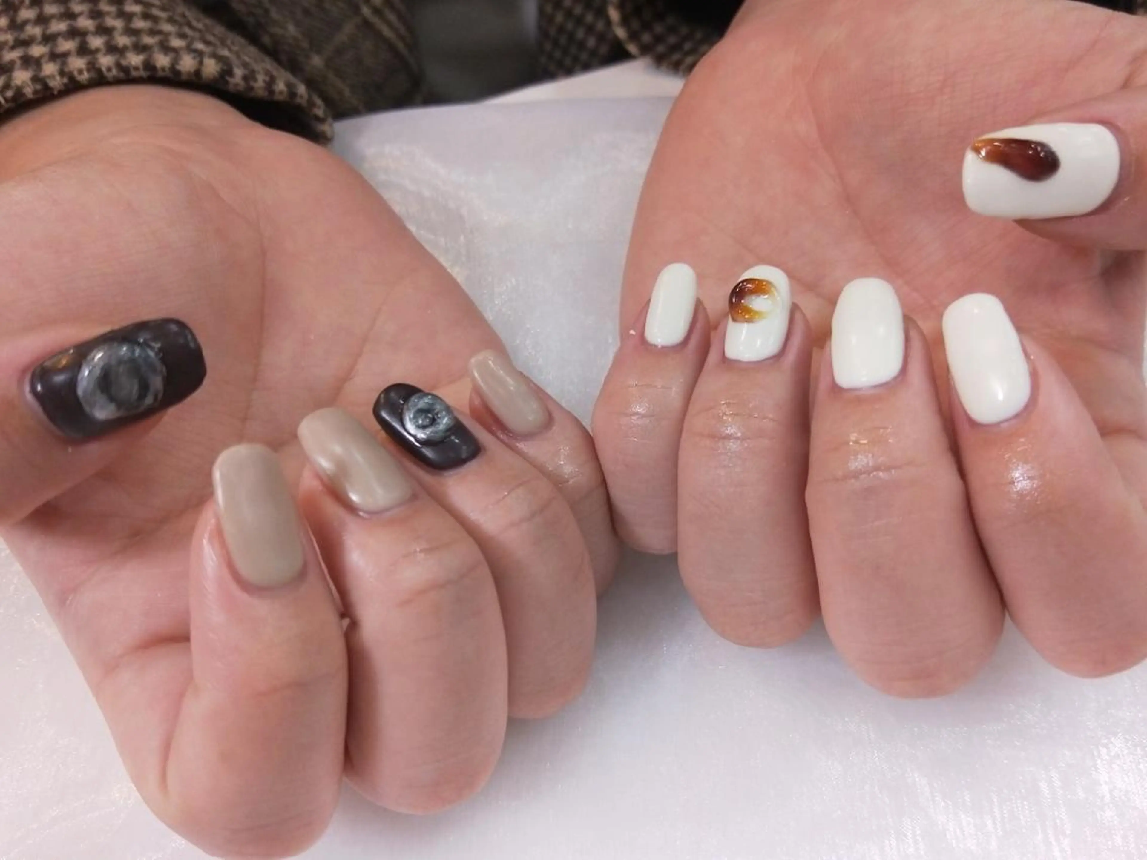 ネイル ハンドネイル ハンドケア R'well所属・はばすみれ🎀ﾈｲﾙ 光ﾌｪｲｼｬﾙ ﾍｱのネイルデザイン