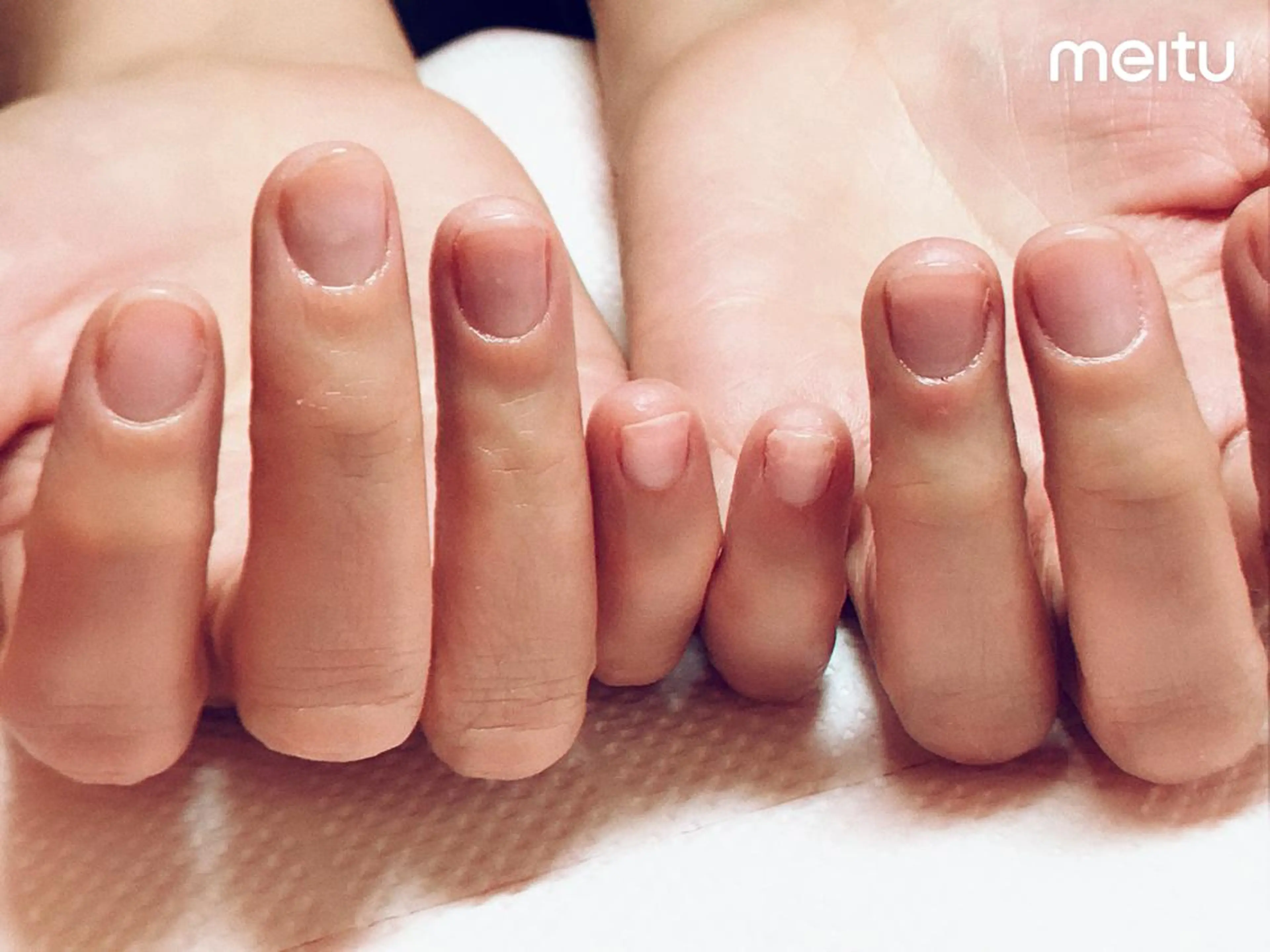 ショート SINCERELY シンシアリー🌈のネイルデザイン