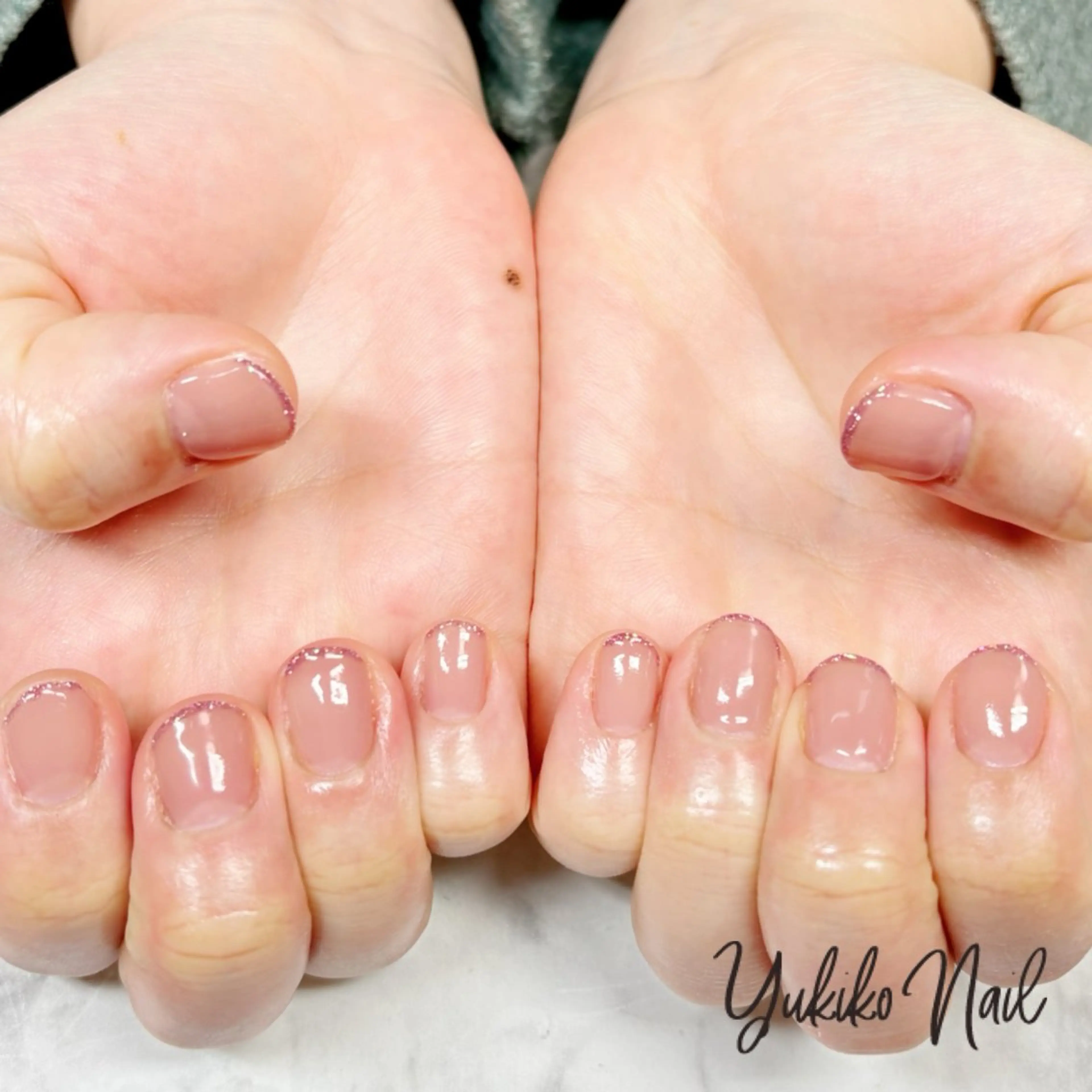 ネイル フラッシュネイル フレンチネイル キラキラネイル ラメ(グリッター) オフィスネイル ハンドネイル ユキコ ネイルのネイルデザイン