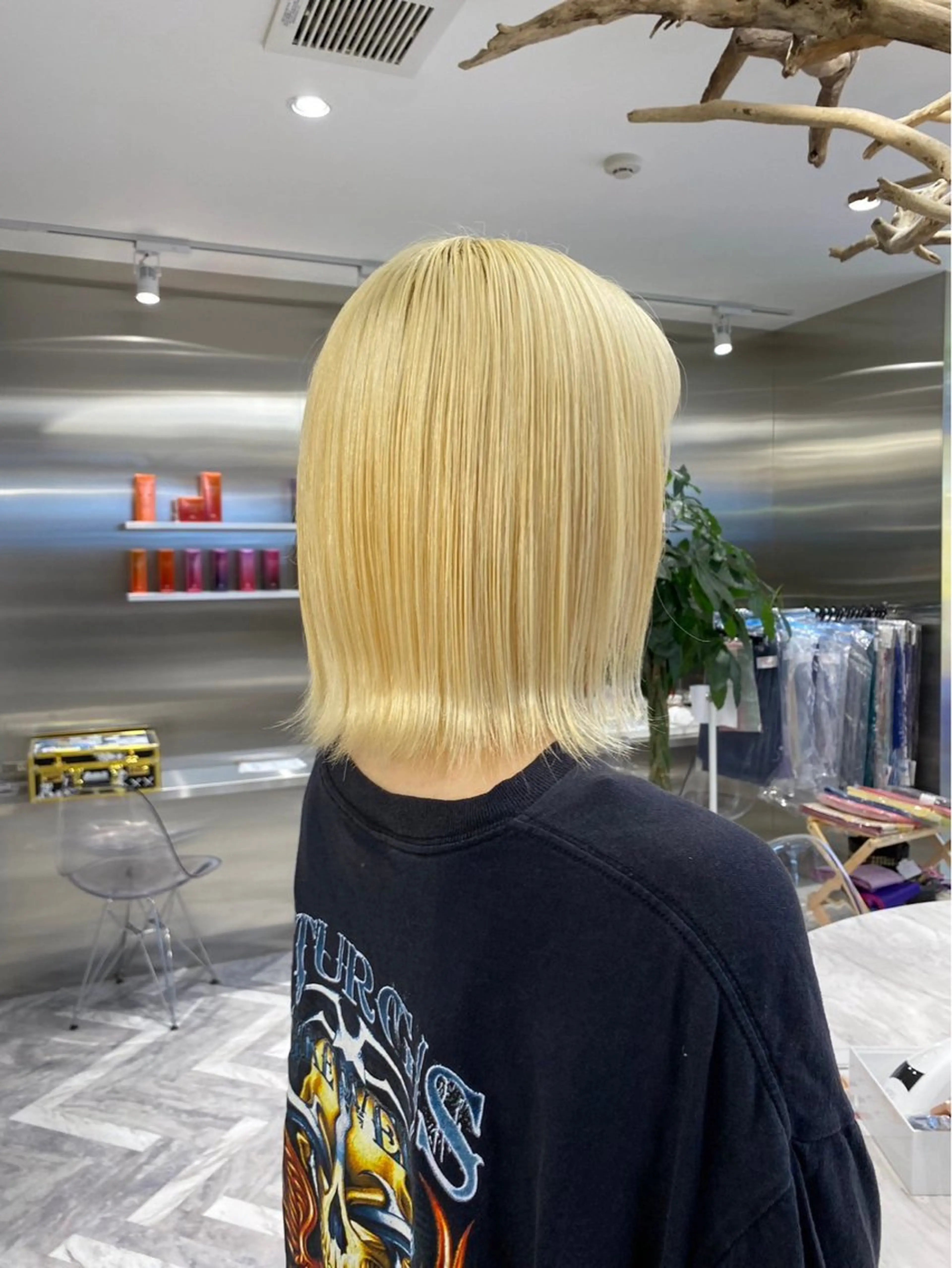 ミディアム カラー 抜きっぱなしブロンド ブロンド 似合わせ SHOYAのヘアスタイル