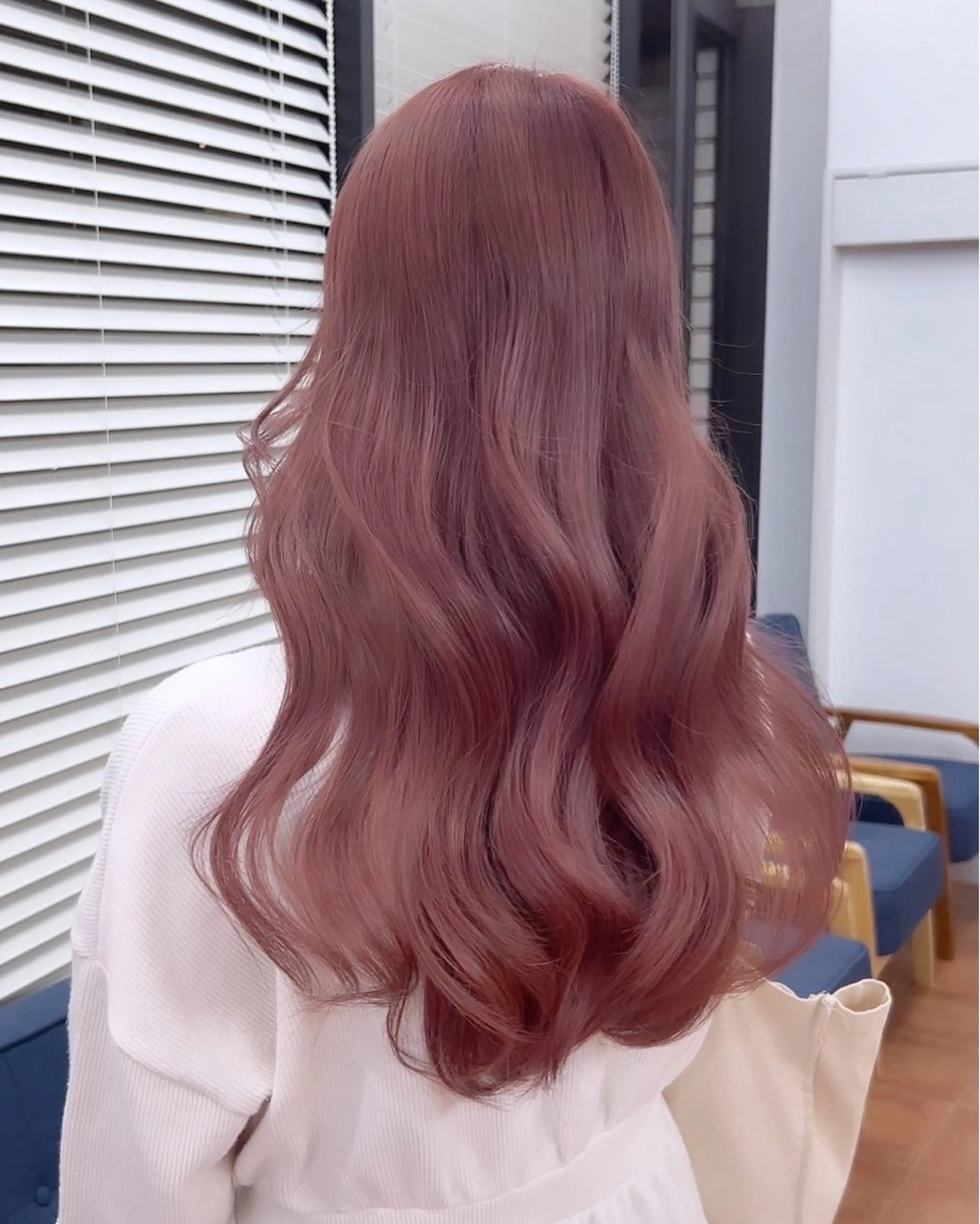 ロング カラー ベージュカラー ブリーチ ピンクカラー ピンクベージュ JEWIL SHIBUYAのヘアスタイル