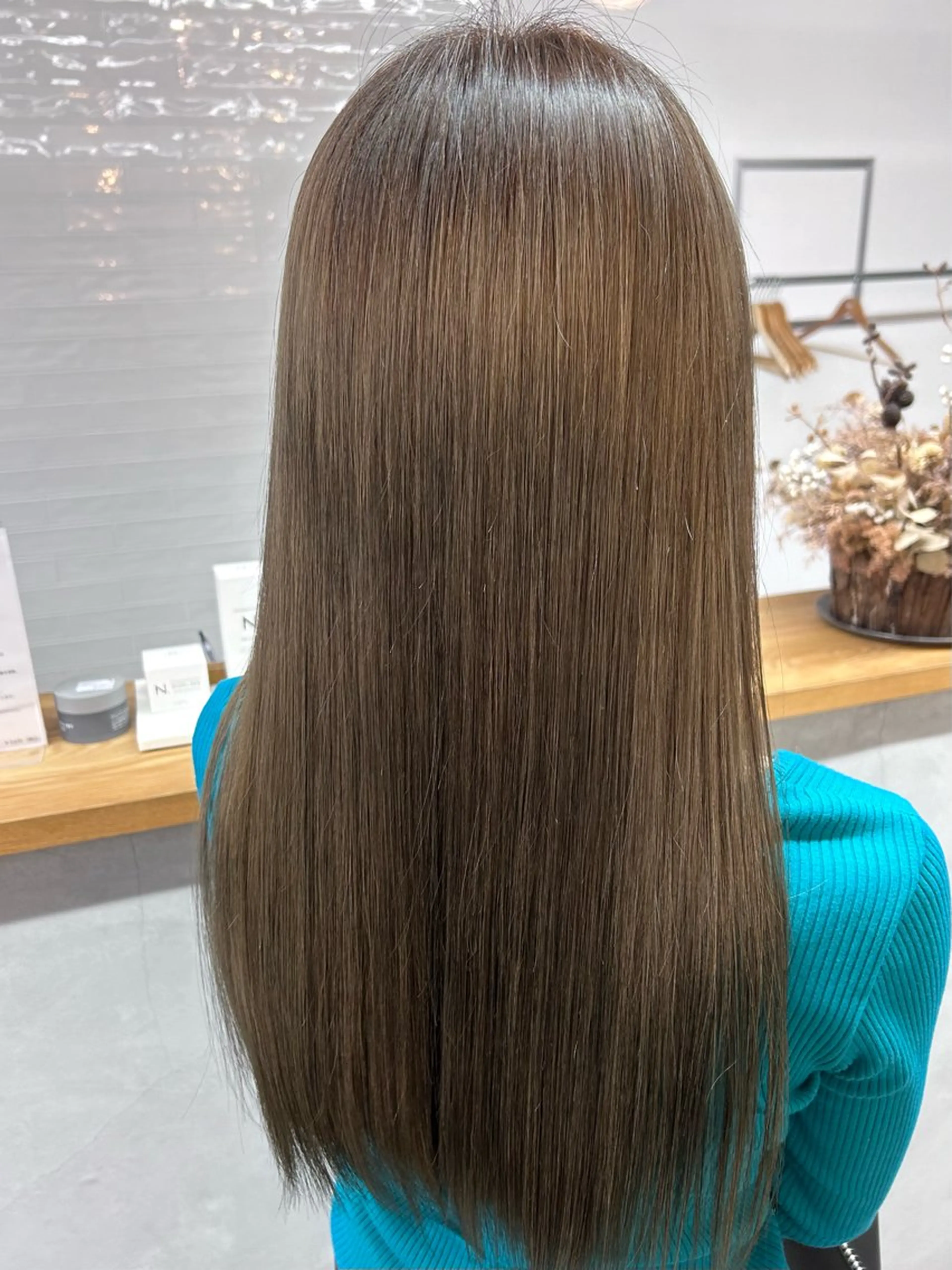 カット＋透明感カラーの写真