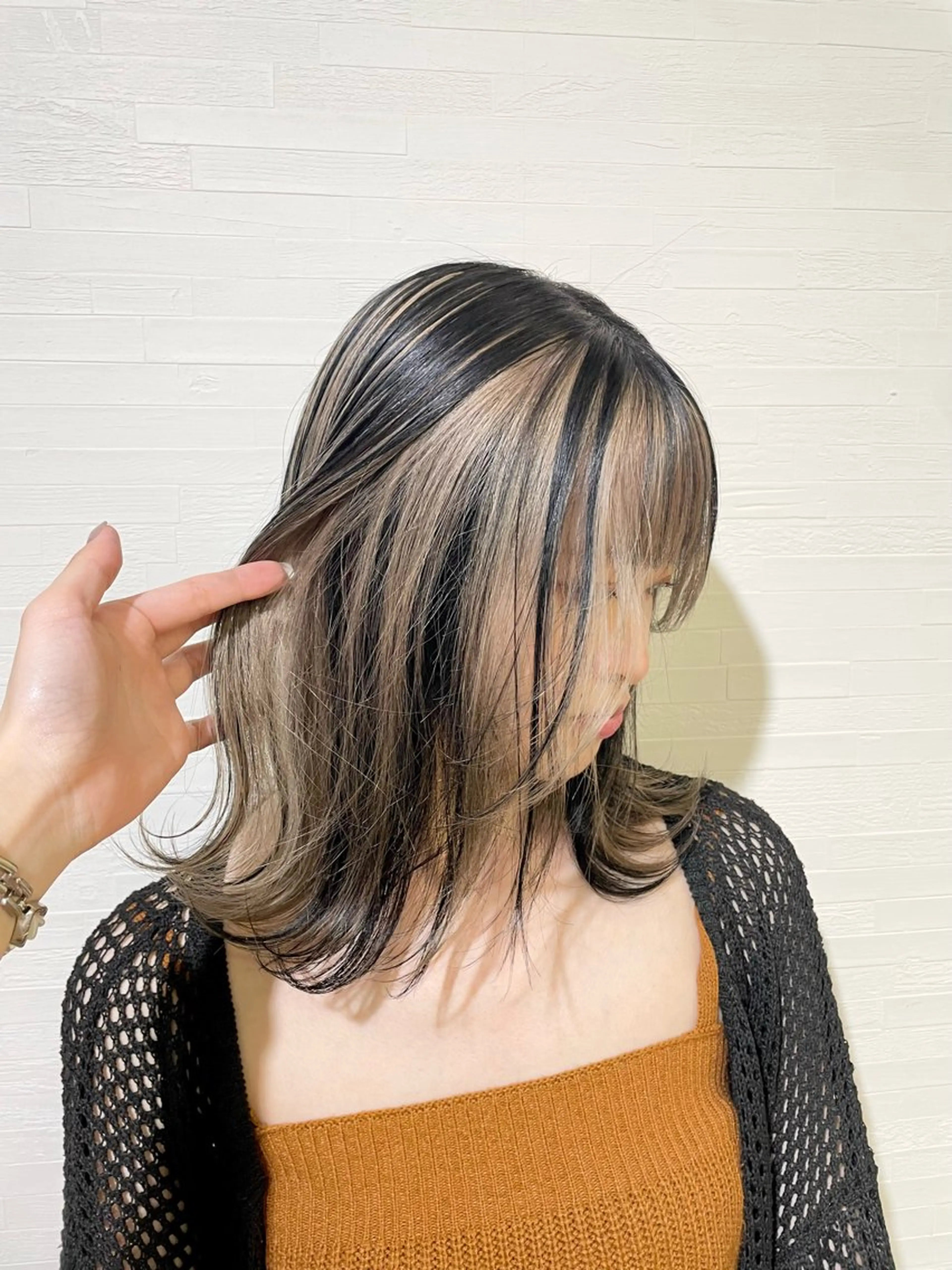 ミディアム カラー 緑川 佳薫のヘアスタイル