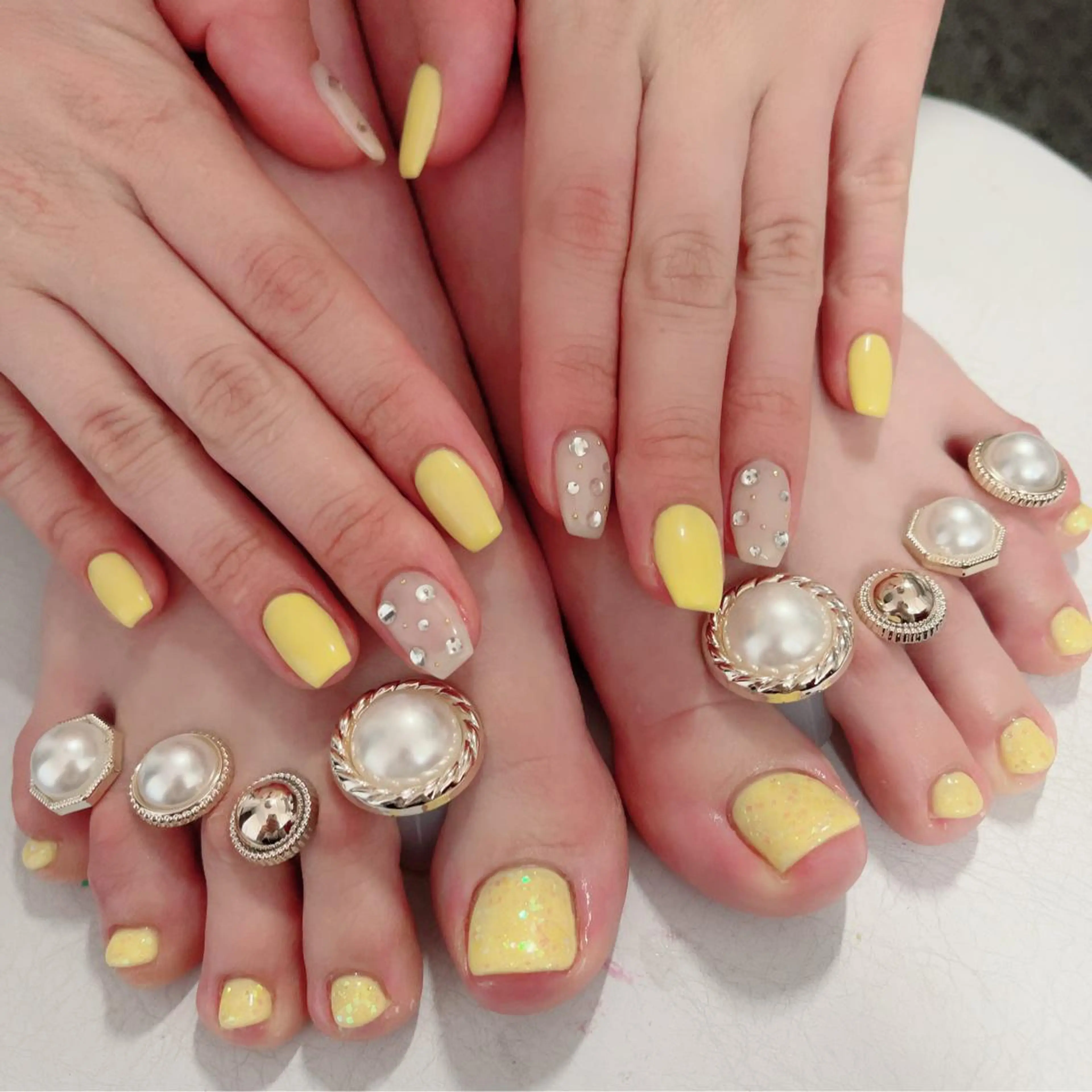 ネイル ジェルネイル 黄色 ハンドネイル Baby Nailのネイルデザイン