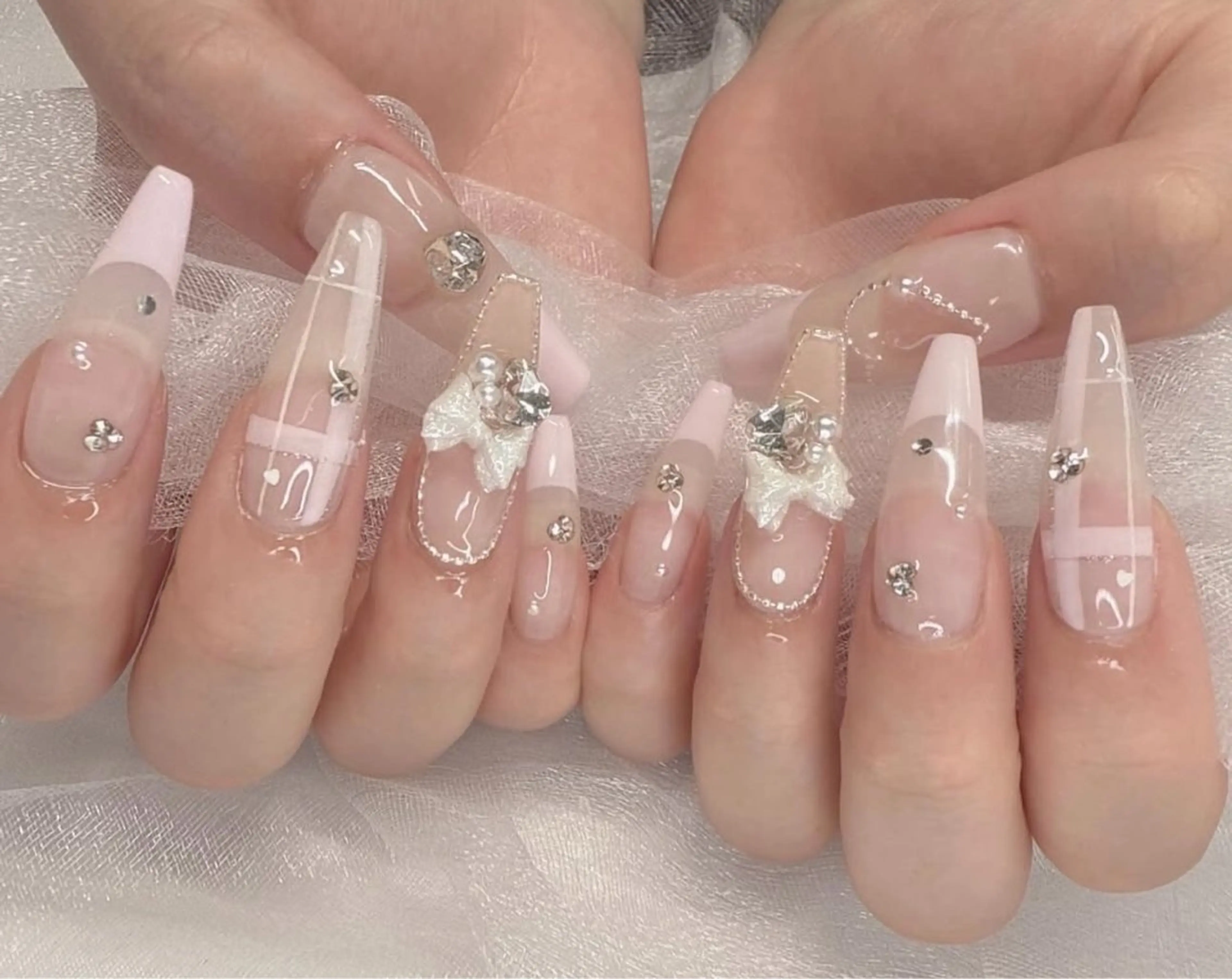 ネイル グラデーション キラキラネイル ワンカラーネイル 冬ネイル Jenn Nail Salonのネイルデザイン