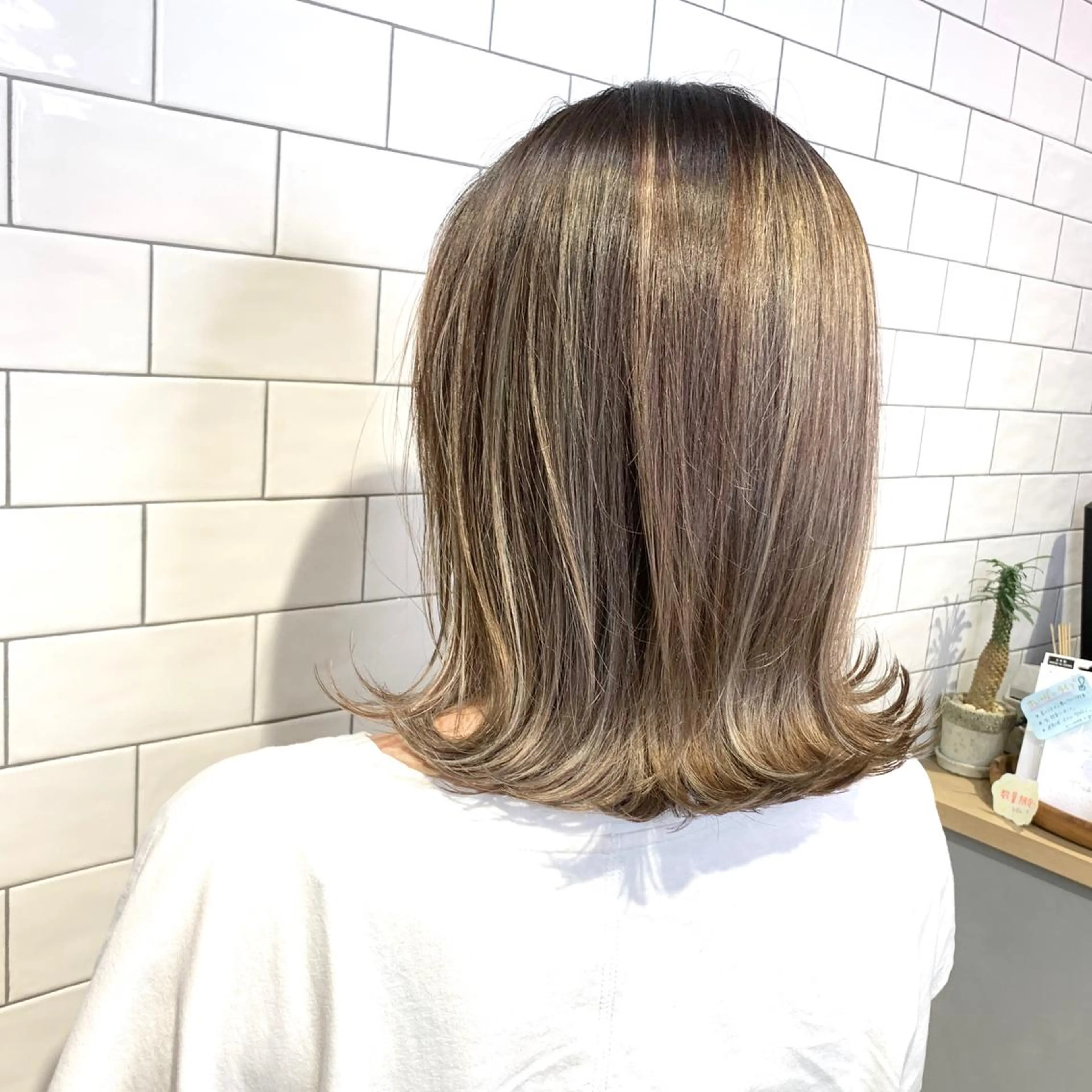 ミディアム カラー アッシュ 透明感カラー ハイライトカラー ハイライト トリートメント ヘアカラー 原山 直人のヘアスタイル