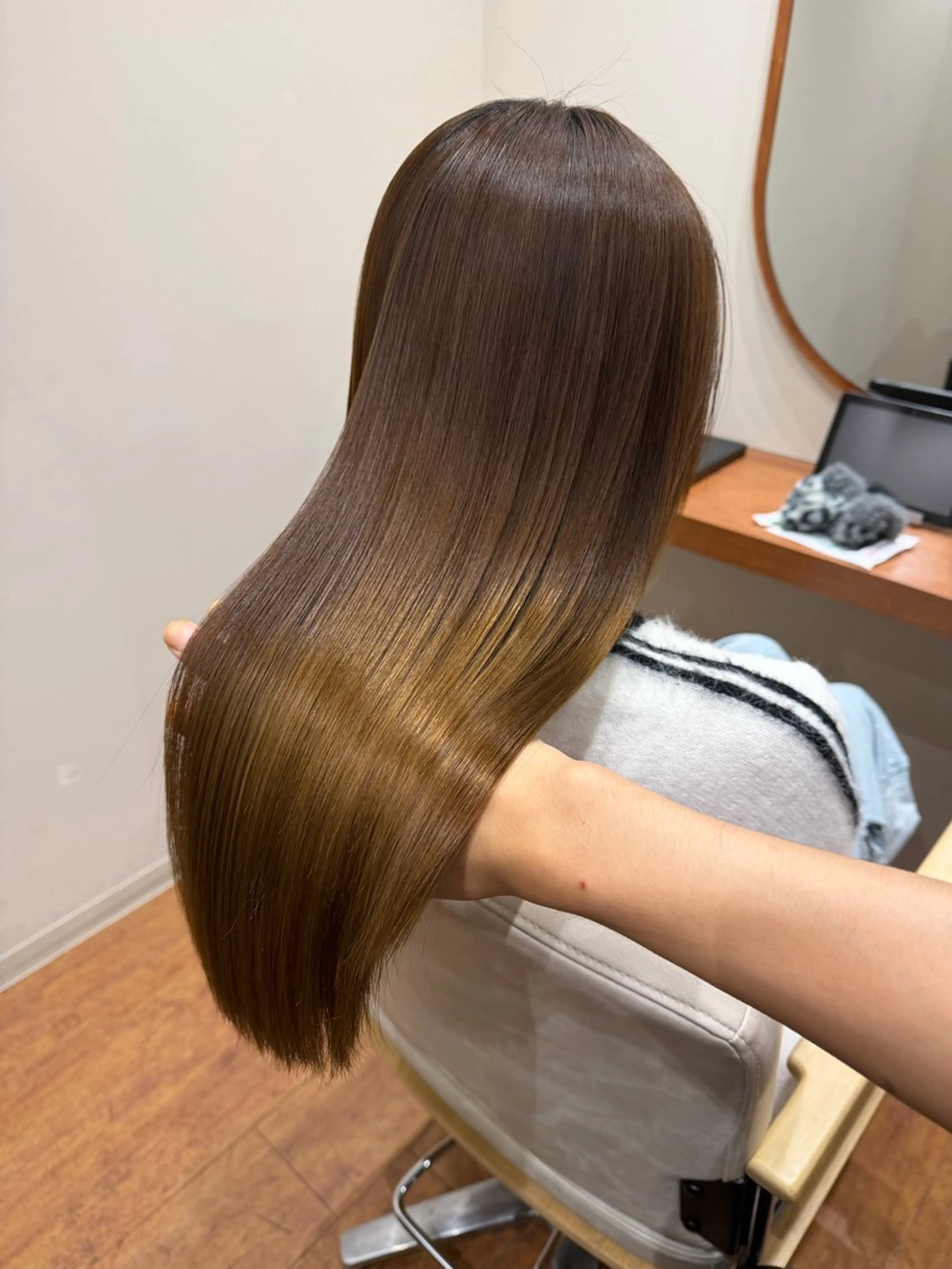 ロング トリートメント 艶髪/透明感 レイヤー YUKIのヘアスタイル