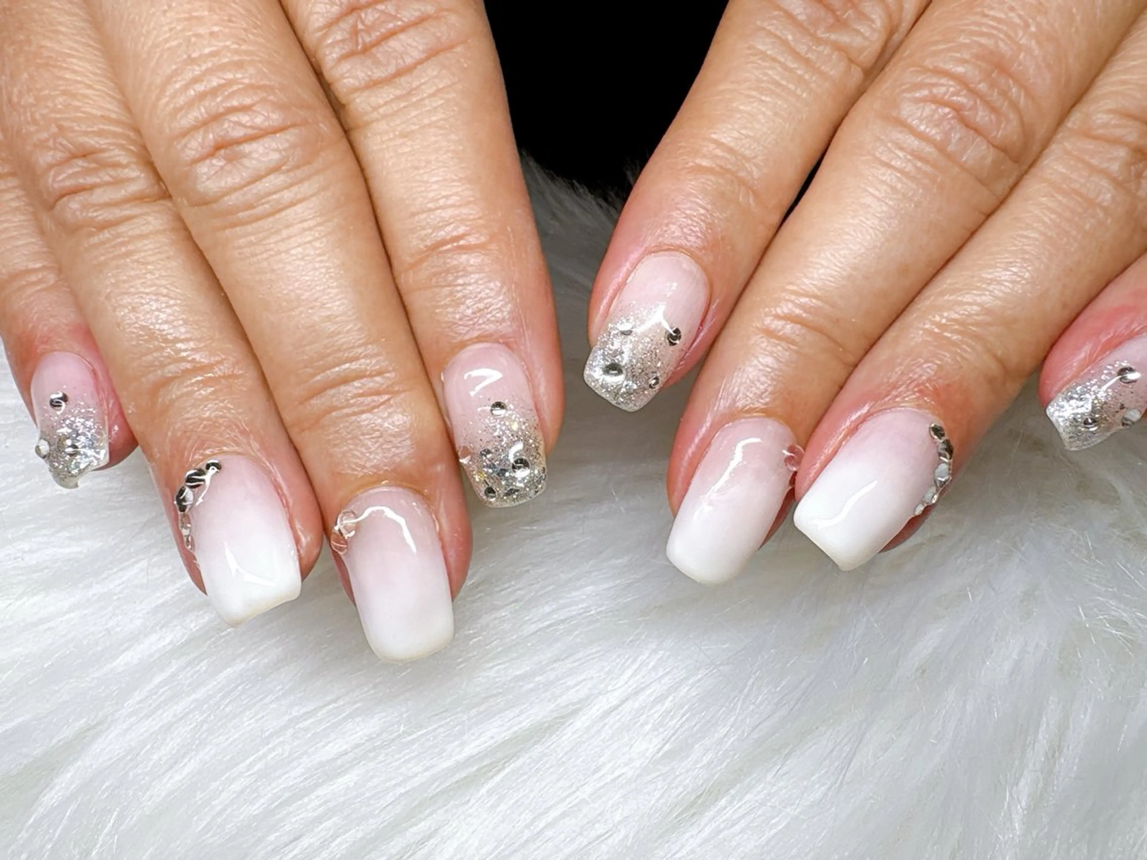 ネイル ECLAT エクラ所属・寺山 千鶴のネイルデザイン