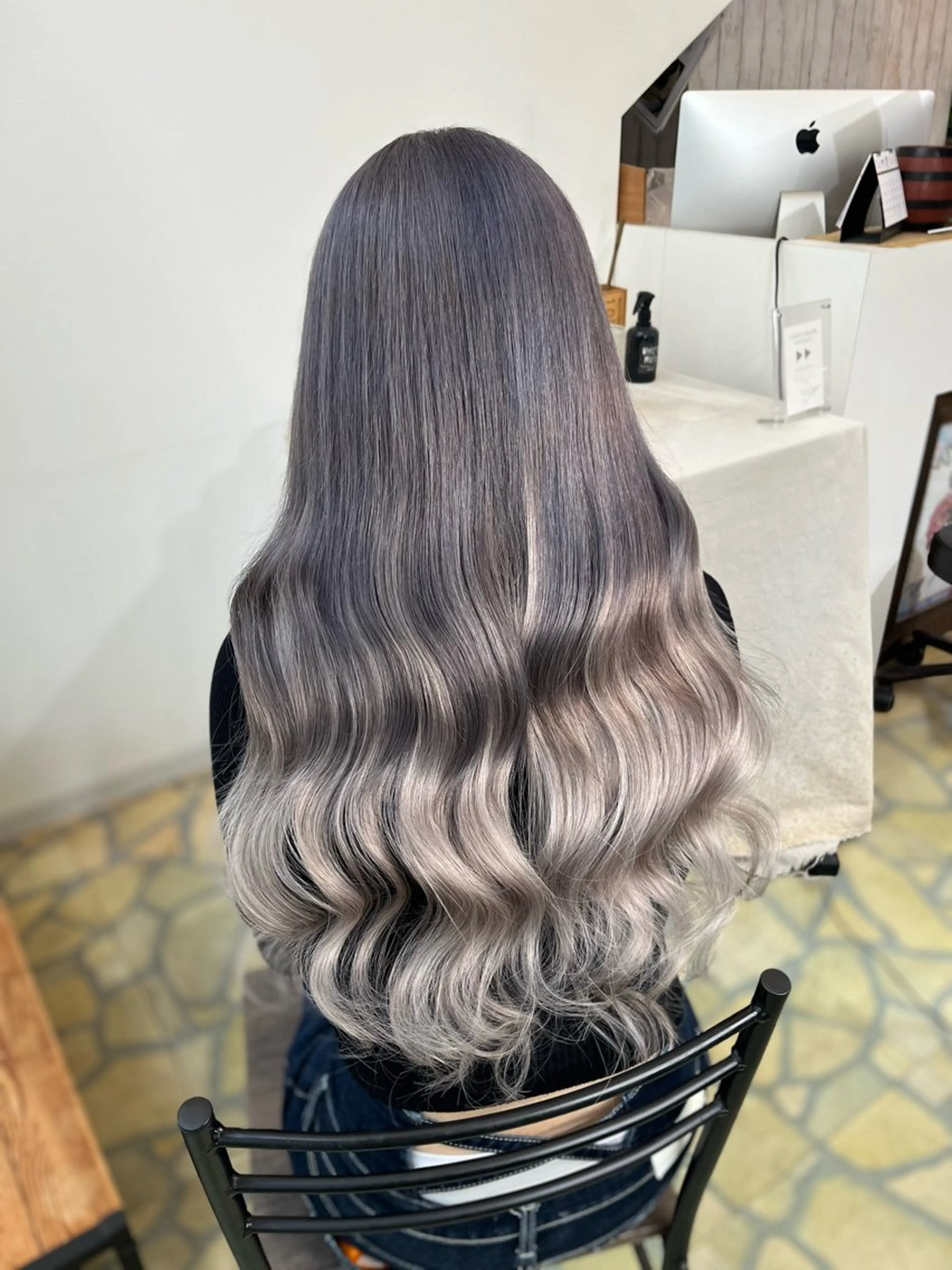 ロング エクステ レイヤーカット エクステ エクステ・髪質改善・ ブリーチ・吉田大介のヘアスタイル