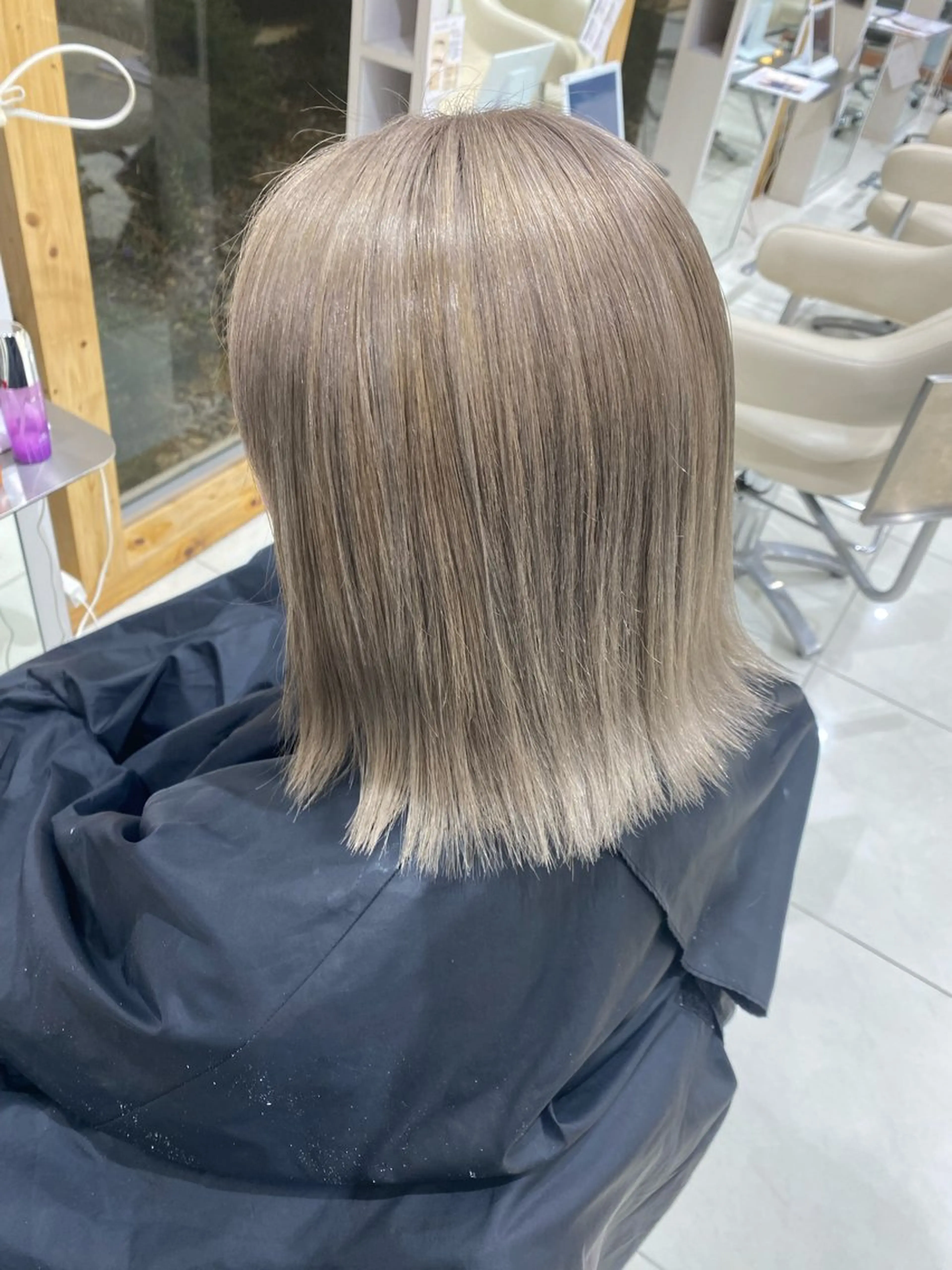 ミディアム カラー 中山 愛美莉のヘアスタイル