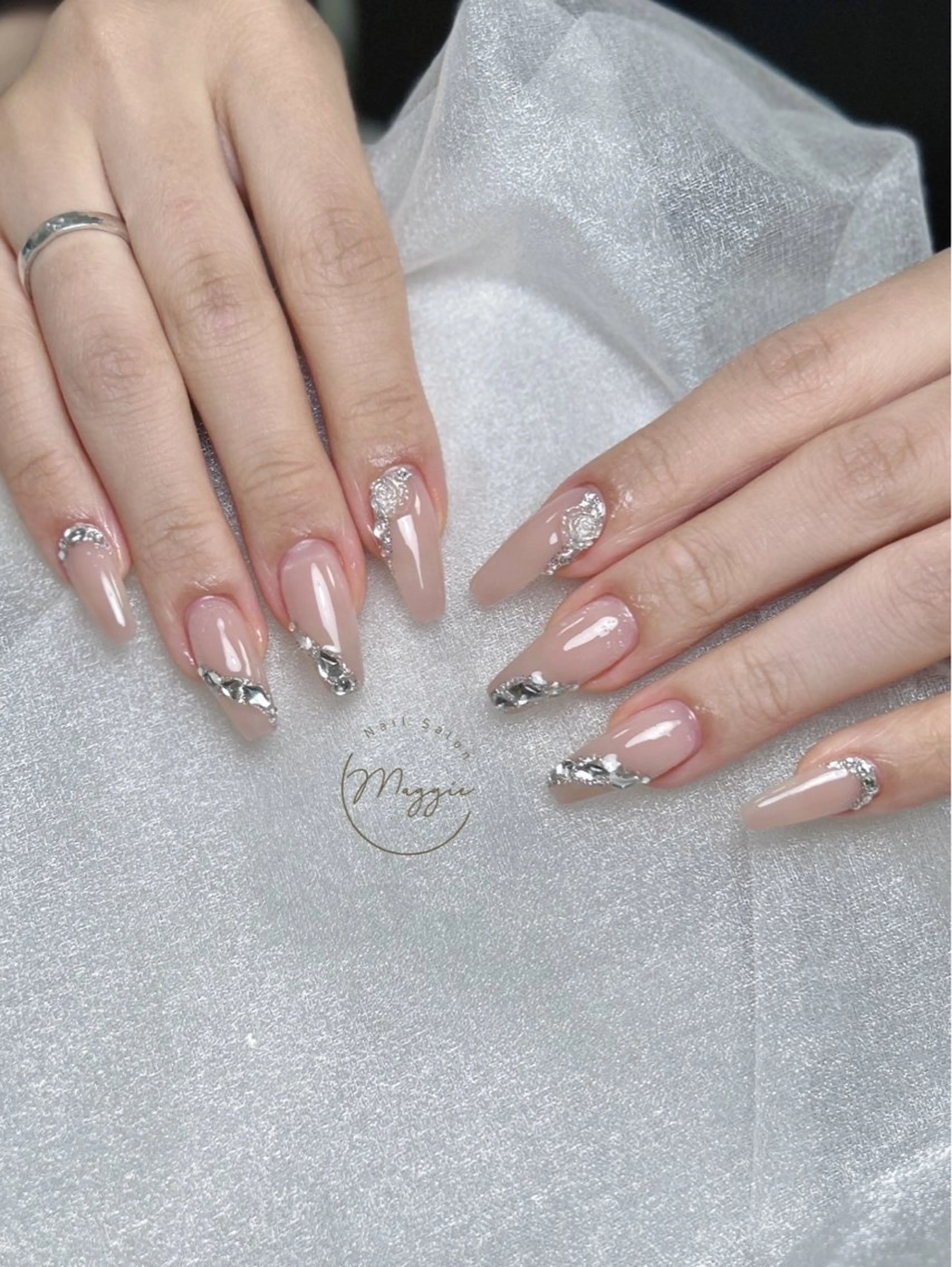 ネイル Maggie Nail🦩のネイルデザイン