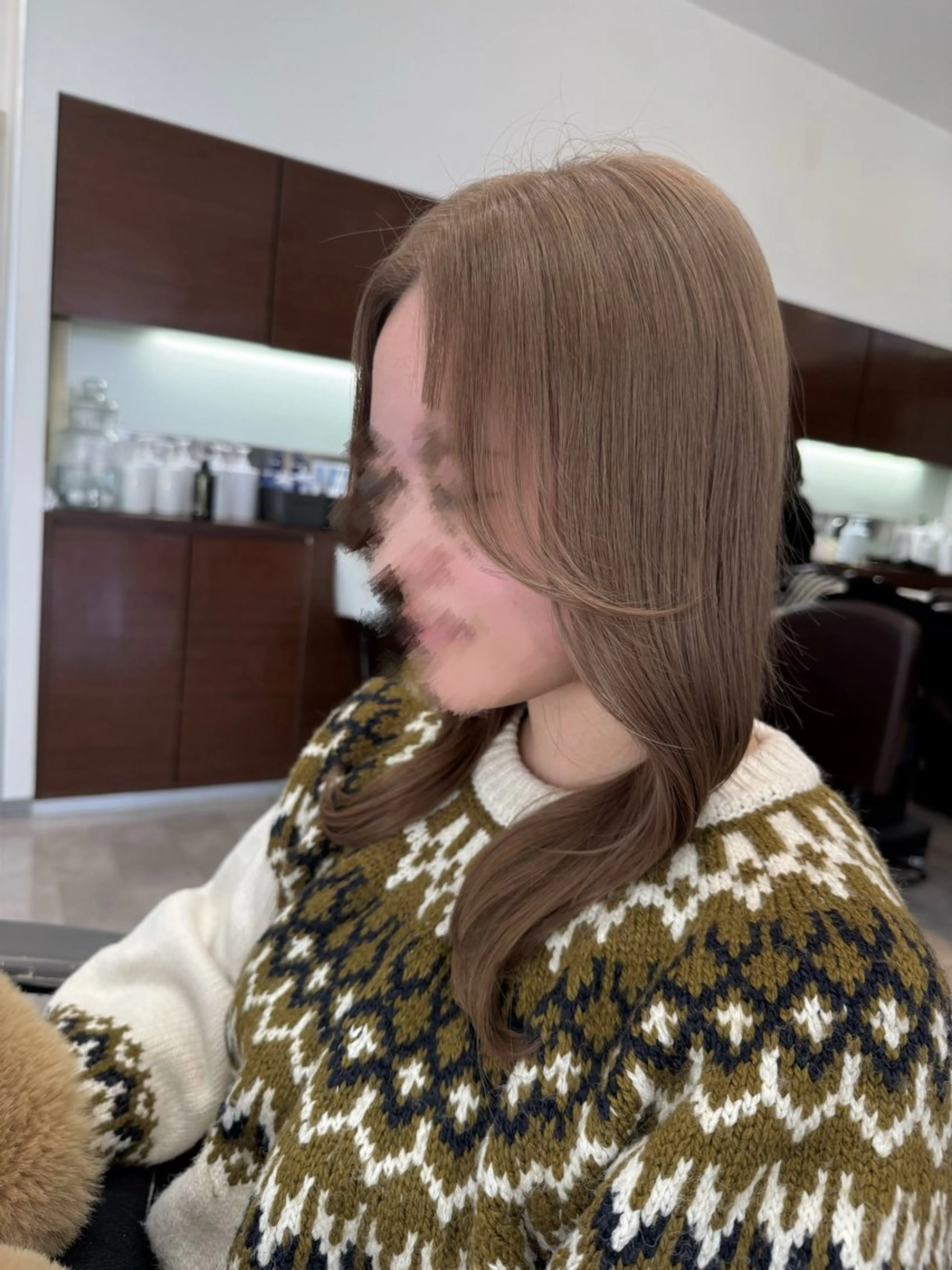 ミディアム カラー 大門 怜以のヘアスタイル