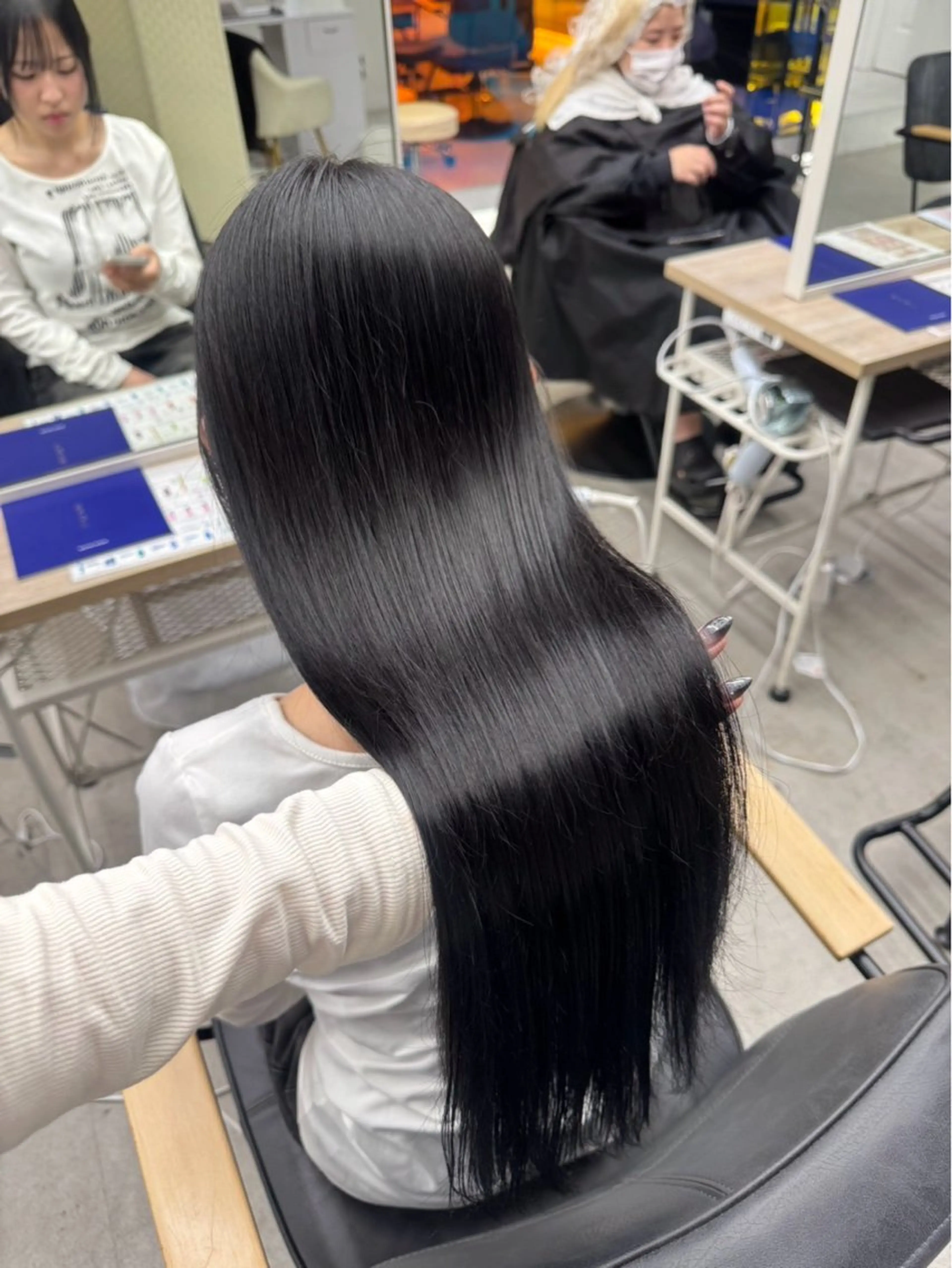 カラー ブリーチ ケアブリーチ デザインカラー ダブルカラー イヤリングカラー トリートメント 酸性ストレート /ハイトーン/つばさのヘアスタイル