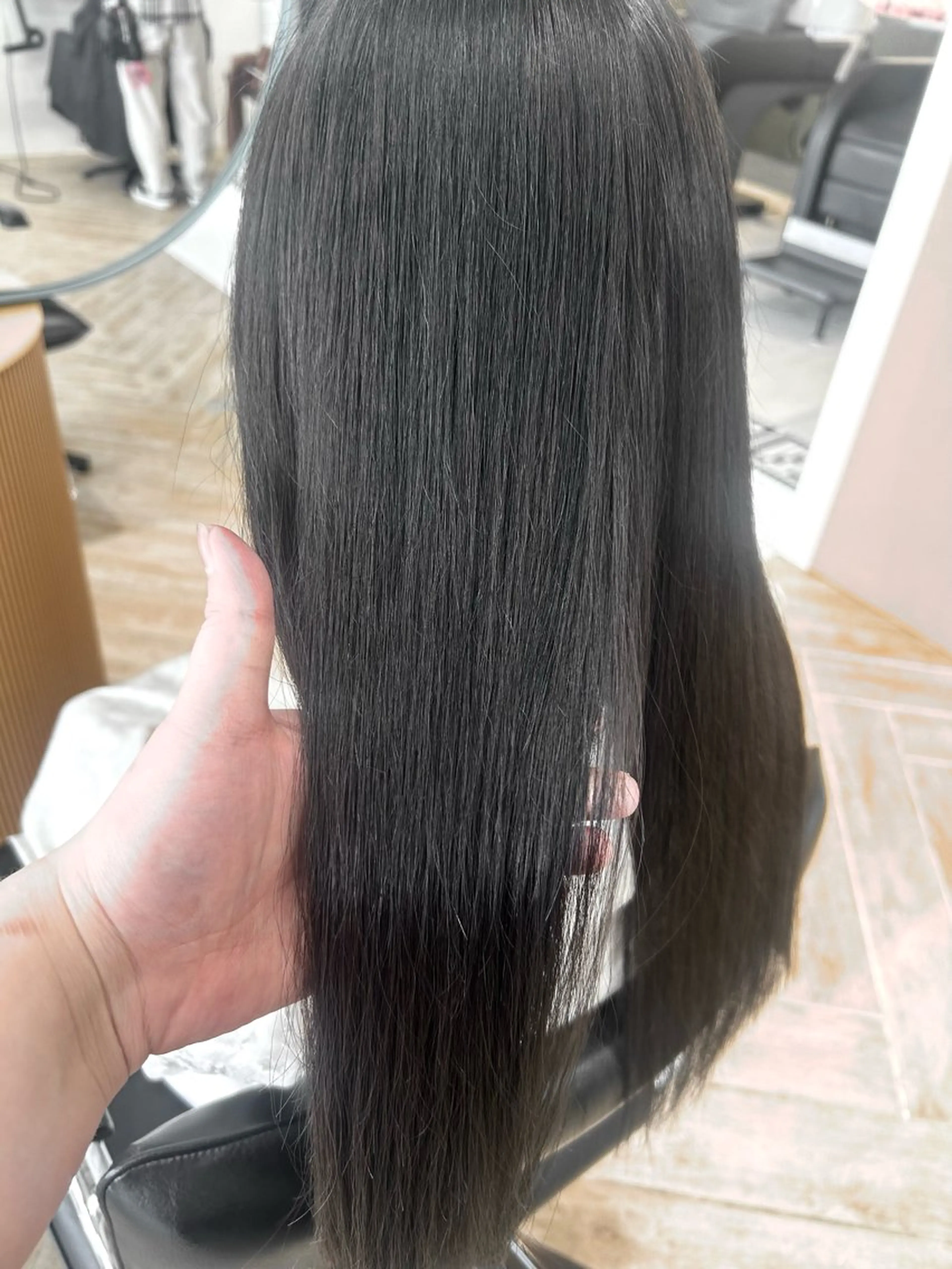 カラー 黒髪 ヘアカラー トリートメント ベージュ/ダブルカラ ー/新潟駅/青柳萌果のヘアスタイル